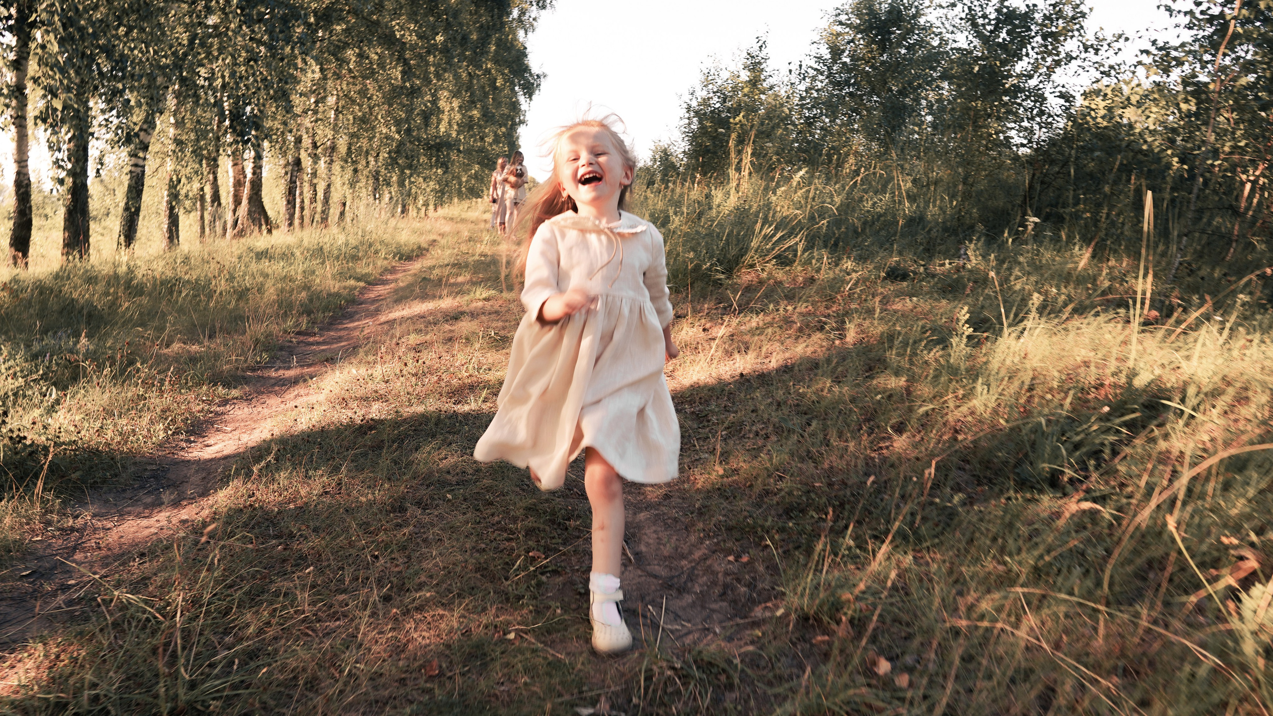 Семейная фотопрогулка. Фотограф Надежда Жемкова. Фотосъёмка, ретушь, фотомонтаж для вас и вашего бизнеса