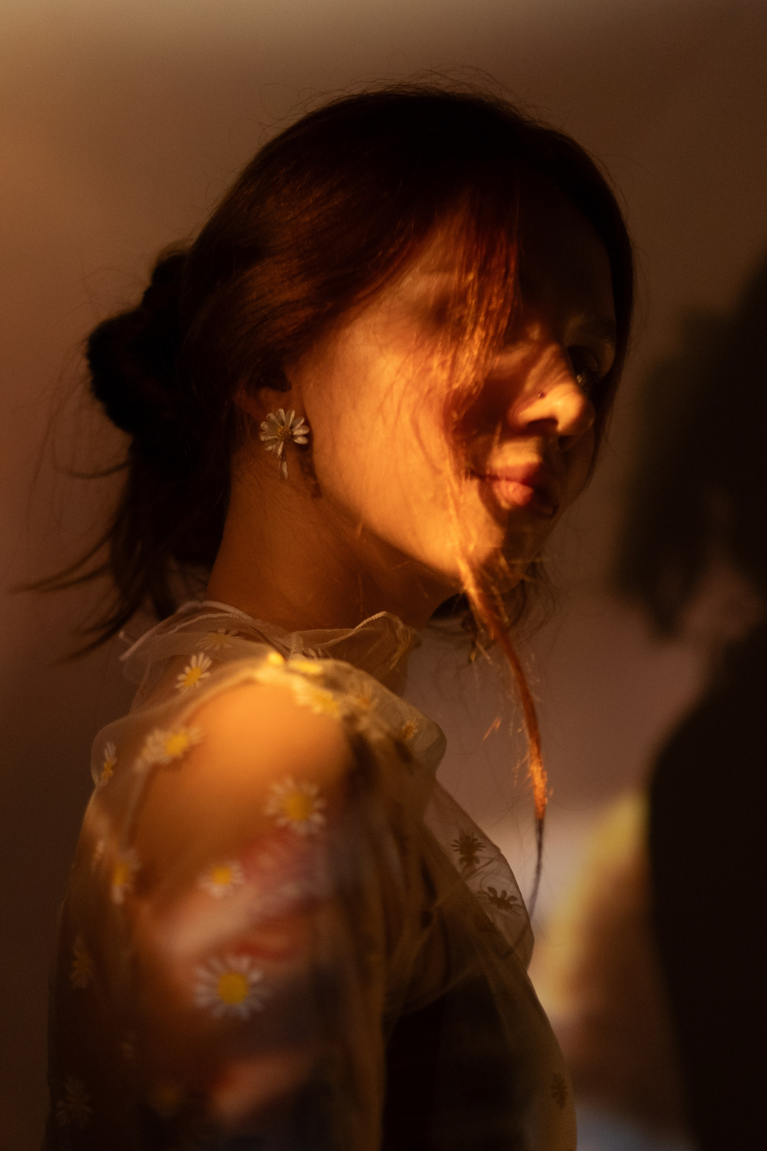 Настя и ромашки. Фотограф Коробова Екатерина