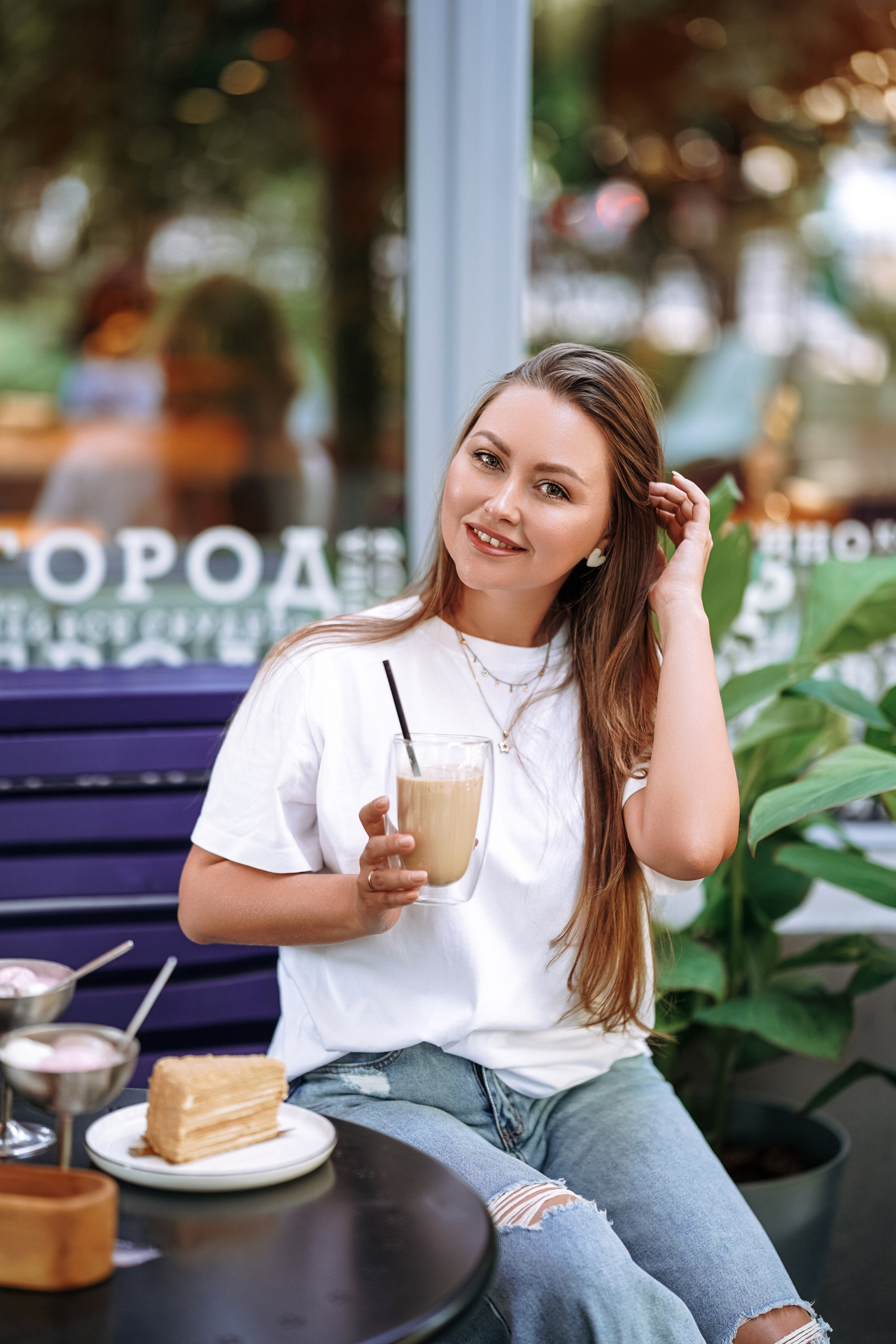 Семейная съемка в кофейне. Семейный и свадебный фотограф в Ульяновске Арина Авдеева