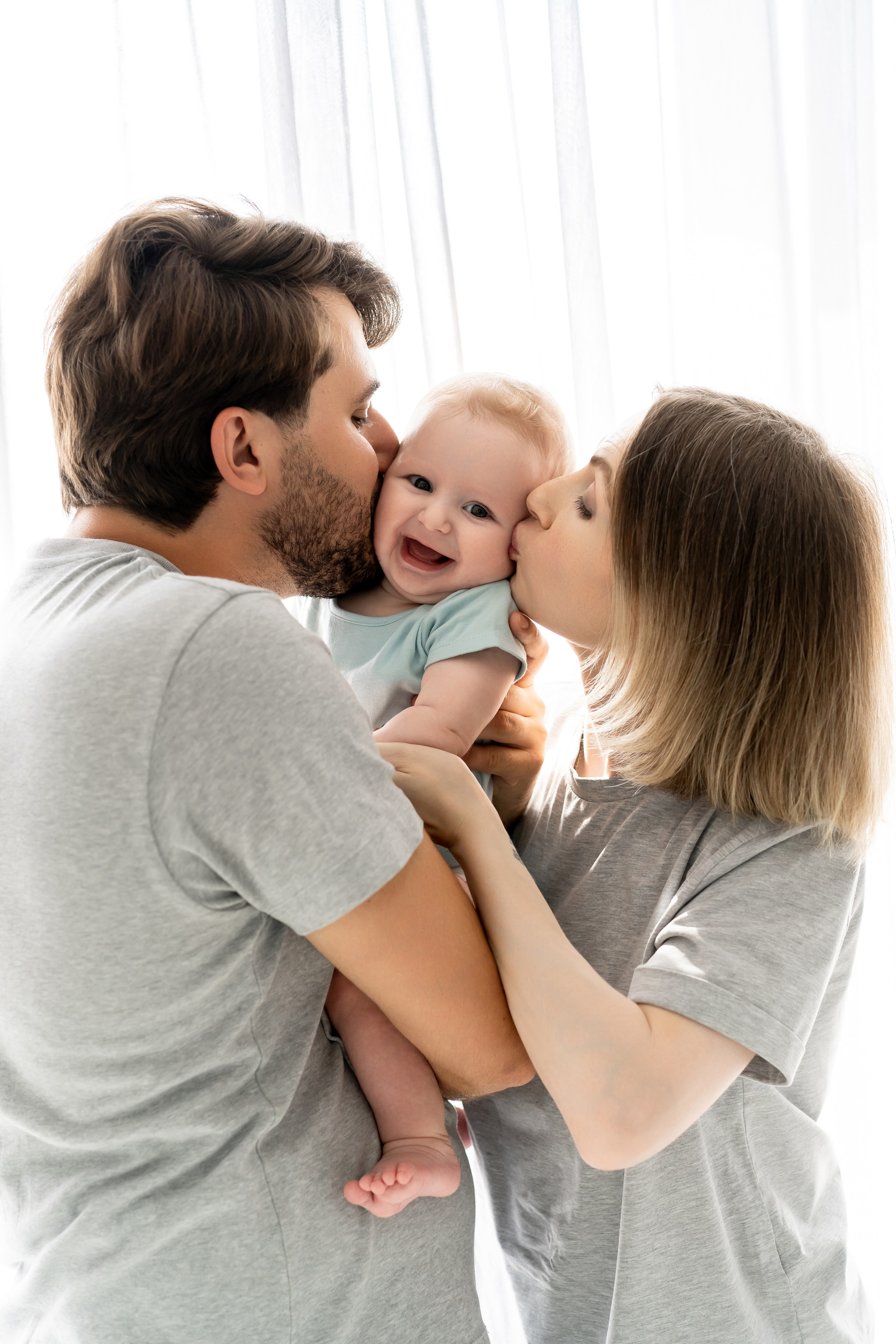 Домашняя семейная фотосессия в Москве, Домодедово, Видное, Бутово, Щербинка. Семейный фотограф Москва и Московская область. Семейная фотосессия на природе. Фотосессия детского праздника. Фотосессия юбилея. Фотосессия в день рождения. Фотограф на годик ребенку. Детский фотограф. Фоторепортаж семейного праздника. Детский фотограф Москва.