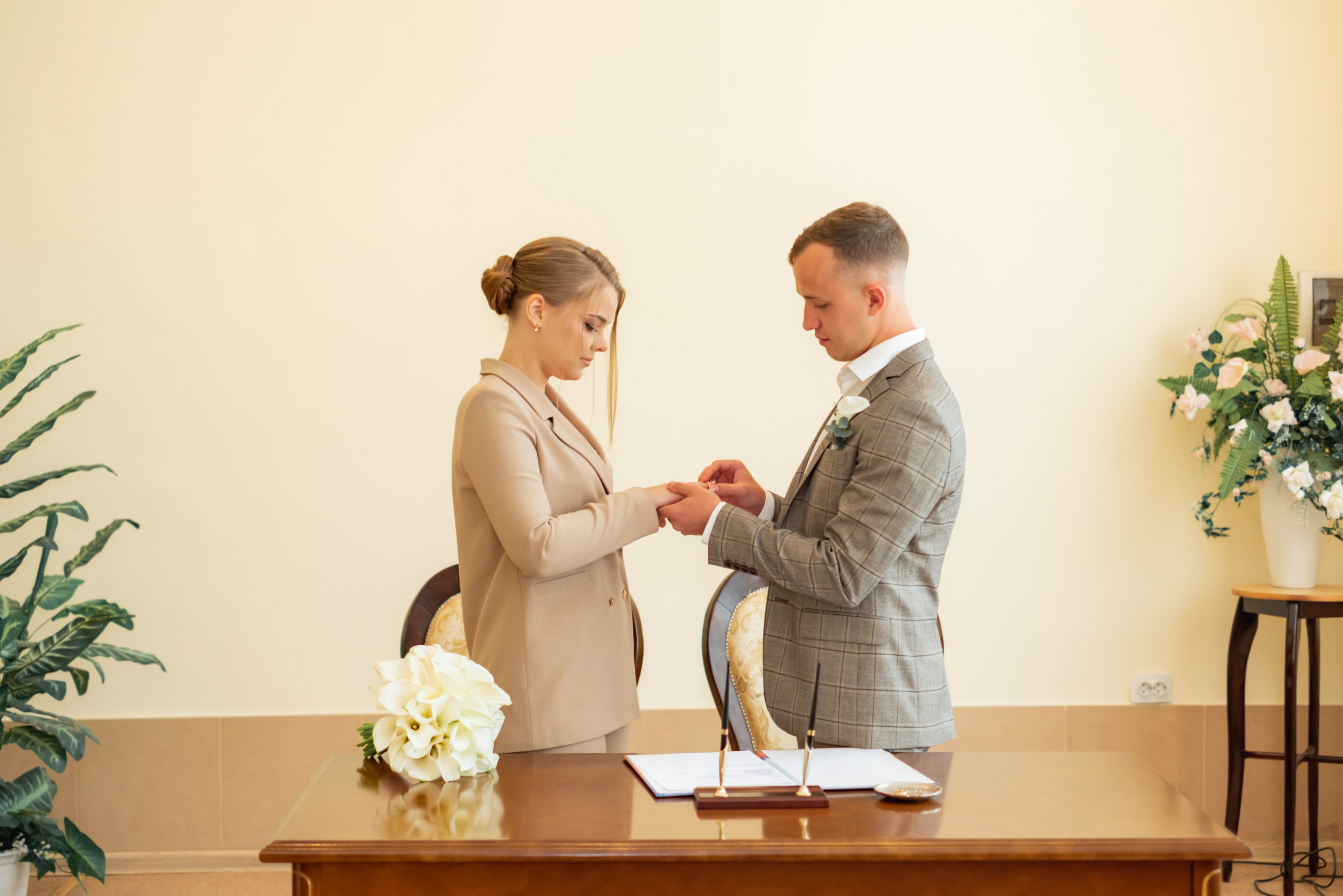 ЗАГС+прогулка. Антонина Мезинова фотограф Михайловка и Волгоград