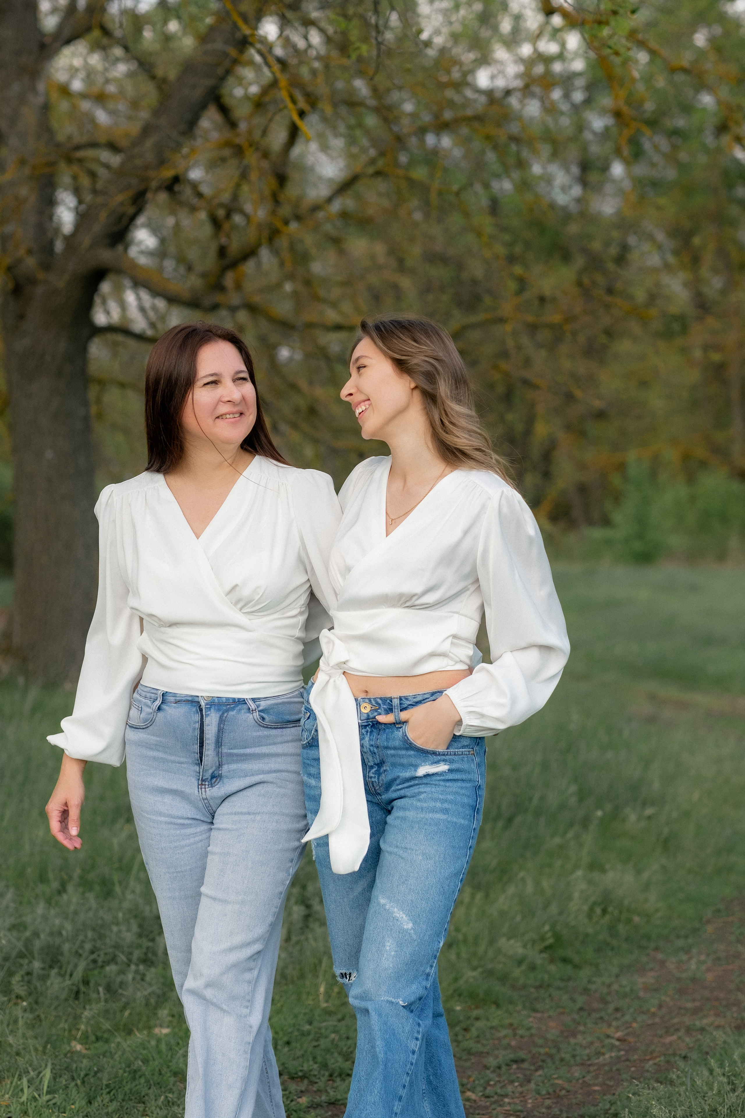 Фотосессия для мамы и дочки на природе. Антонина Мезинова фотограф Михайловка и Волгоград