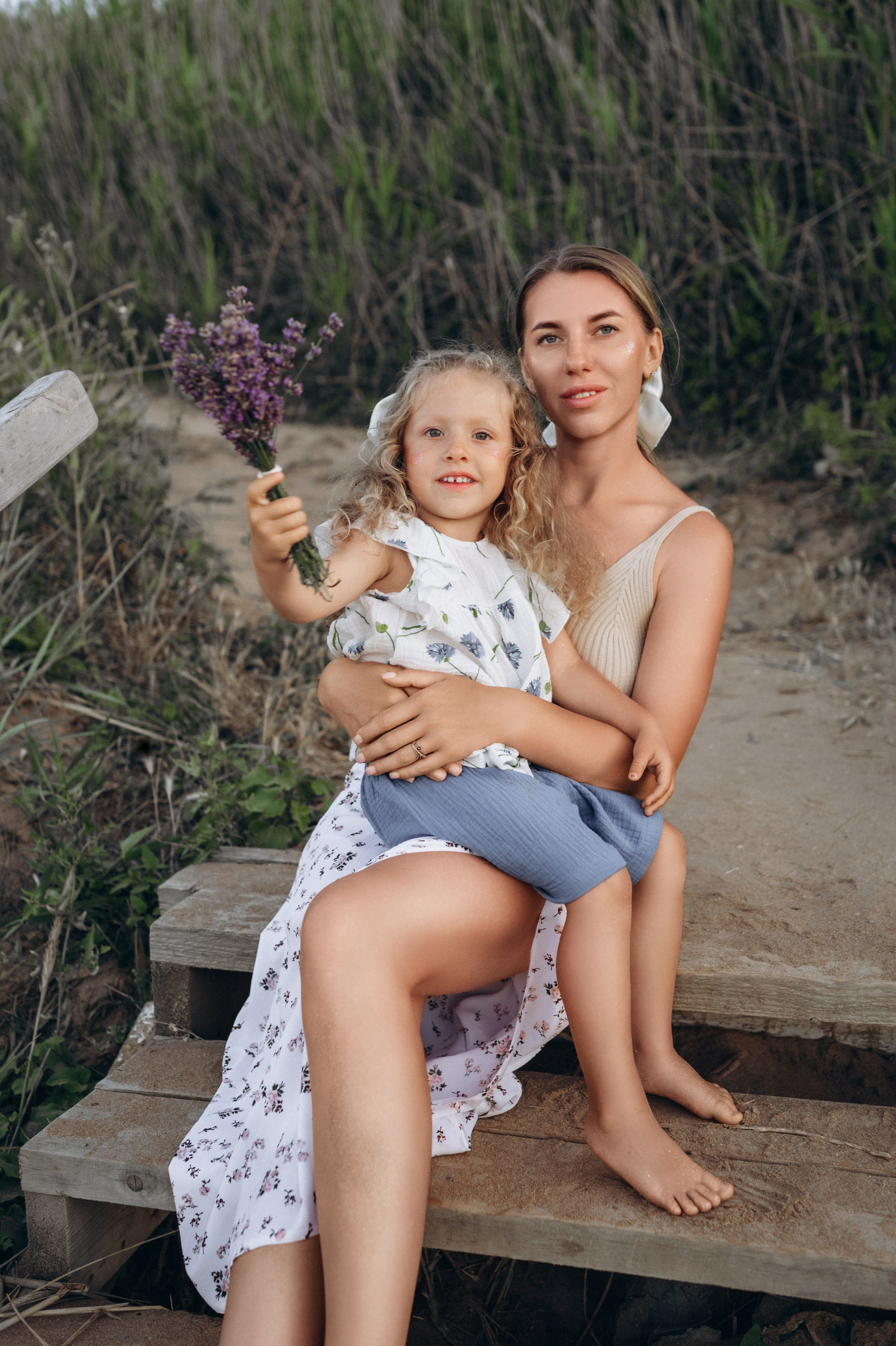 Рафаэль Юля Даня и Тимур; Алена и Алиса. Фотограф Горбенко Анна