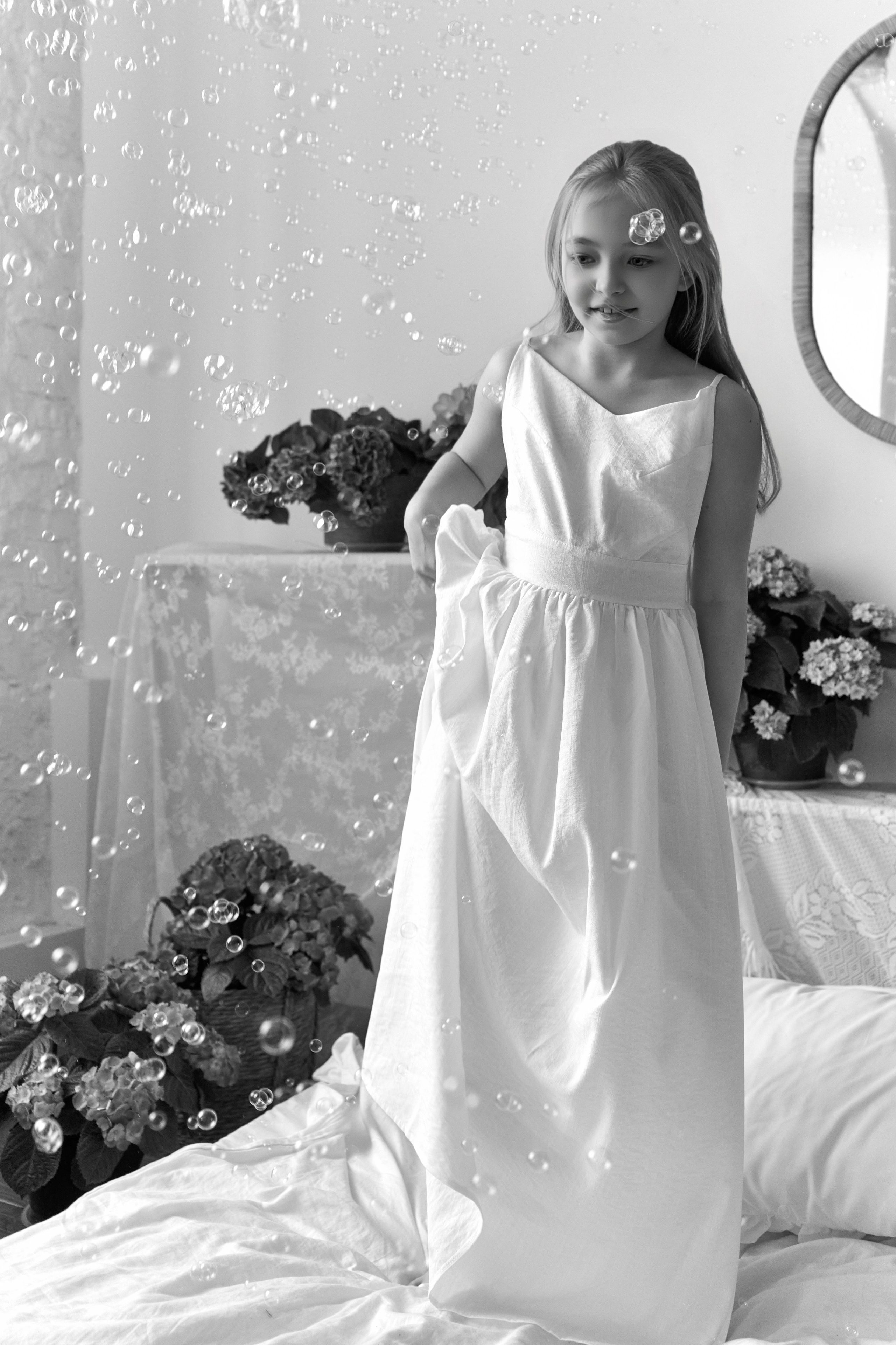 Мария в мыльных пузырях и гортензиях. Фотограф в Краснодаре Татьяна Вижевитова