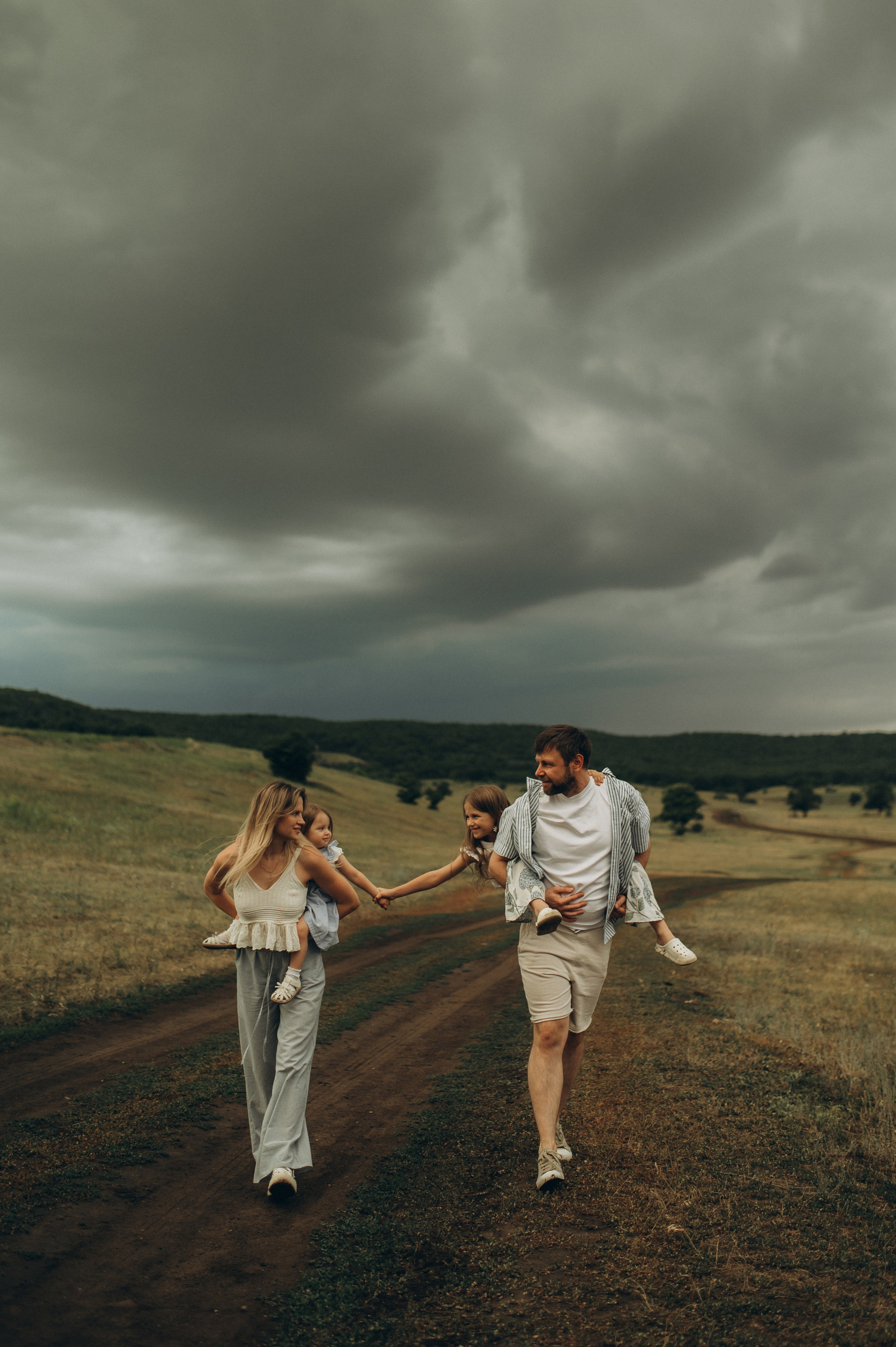 В грозу. Фотограф Быстрова Дарья г. Москва