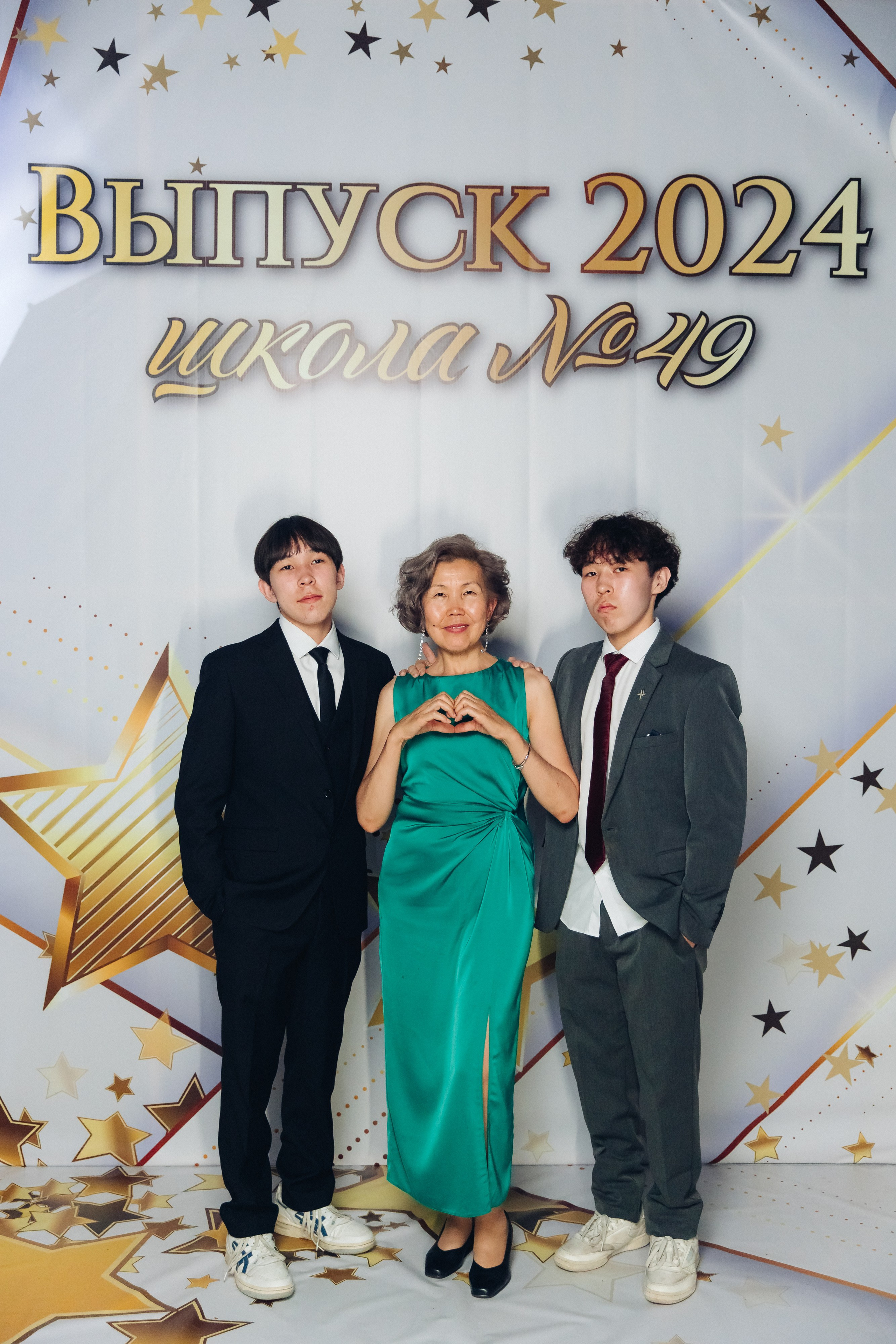 Выпускной вечер. 49 школа. Баран на корове. Свадебный и семейный фотограф в Улан-Удэ