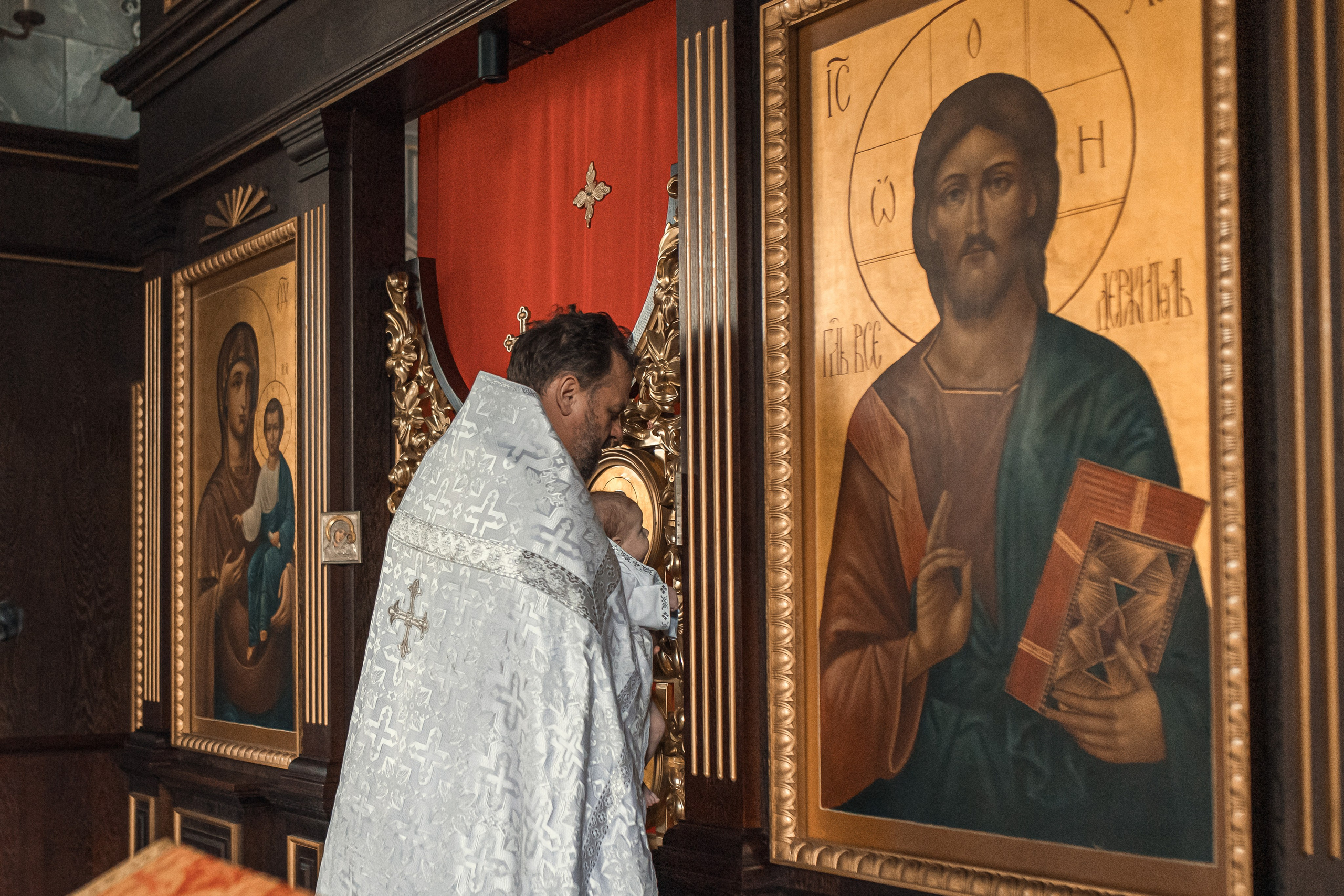 Крещение в Храме святого Иннокентия. Профессиональный фотограф в Москве и Мо Мария Шантарёва