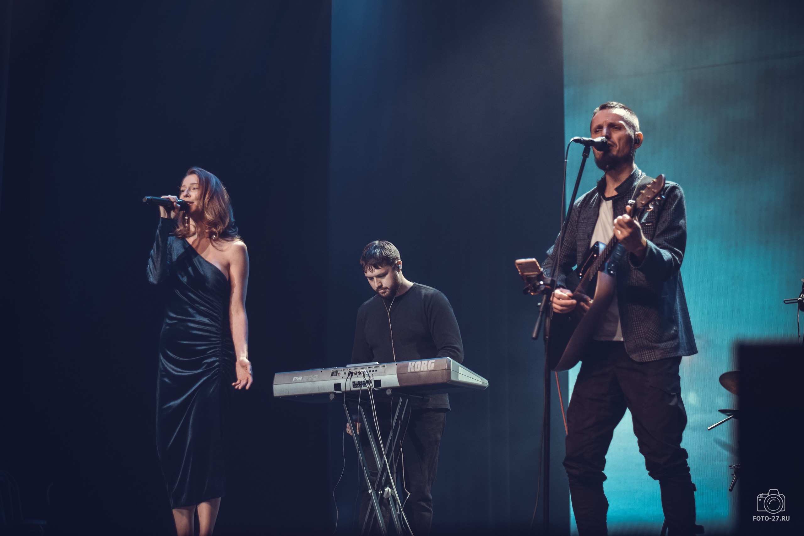 Антон Курдюмов фотограф в Хабаровске Рина Курдюмова фото27 foto27 Антон Дорофеев репортажный репортаж документалист Тони и Рина фотосоздатели ПаПаРоК Философия и любовь сольный концерт ОДОРА Хабаровск