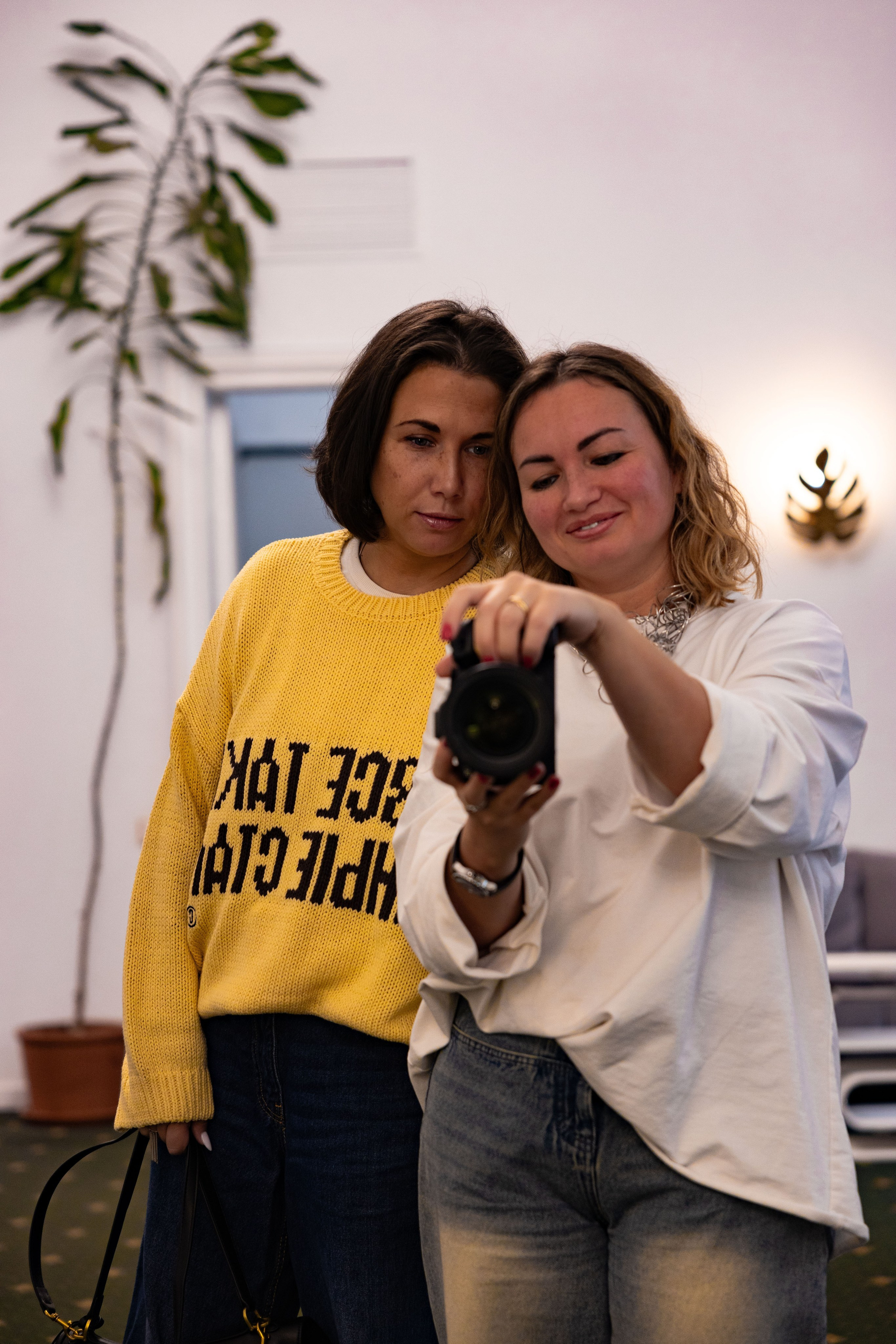 Бэкстейдж фотограф, photo BTS. Фотограф и видеограф в Санкт-Петербурге Динара Гольдина