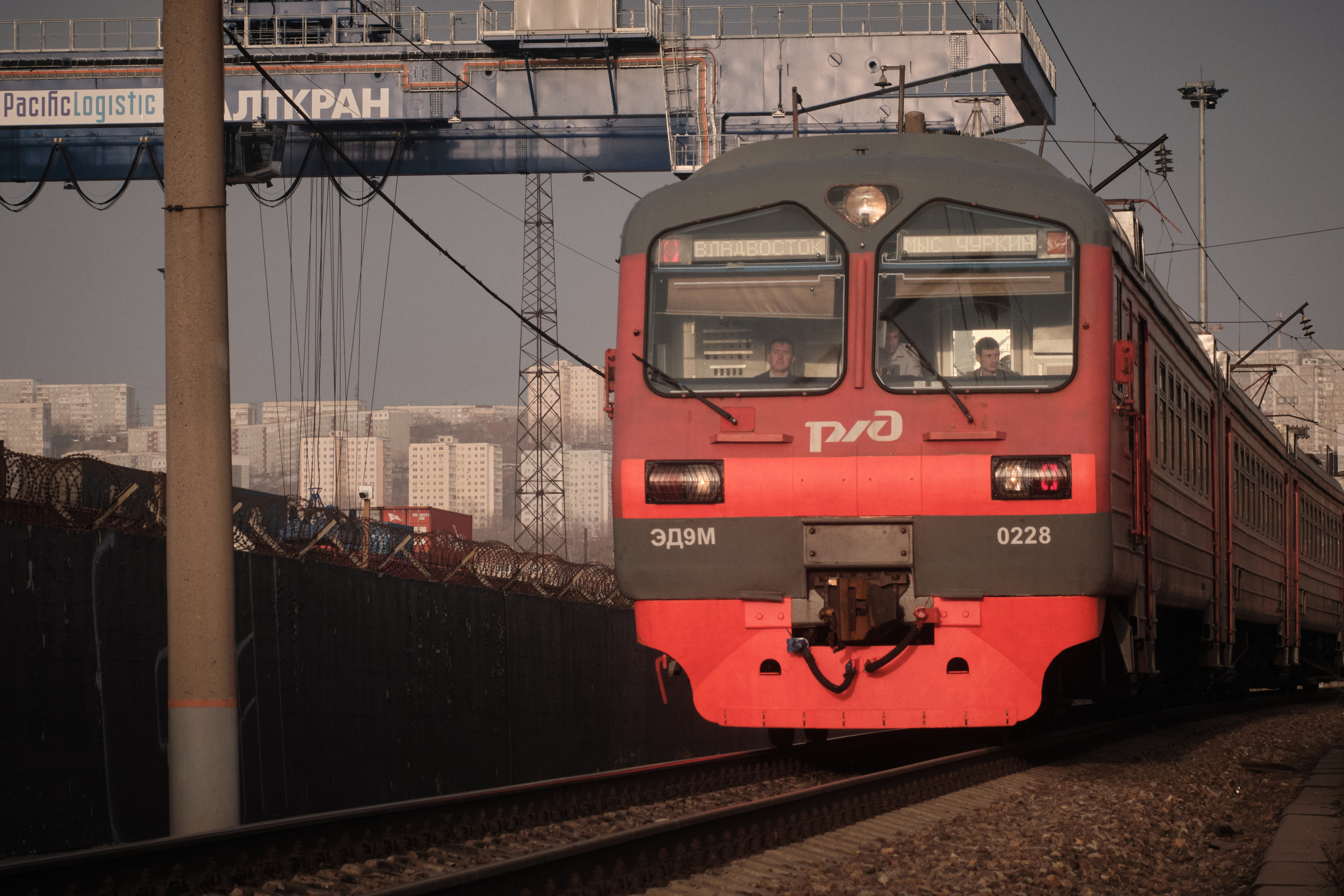 Железная дорога. Фотограф портретный архитектурный лавстори будуар Санкт-Петербург Виктор Иванов