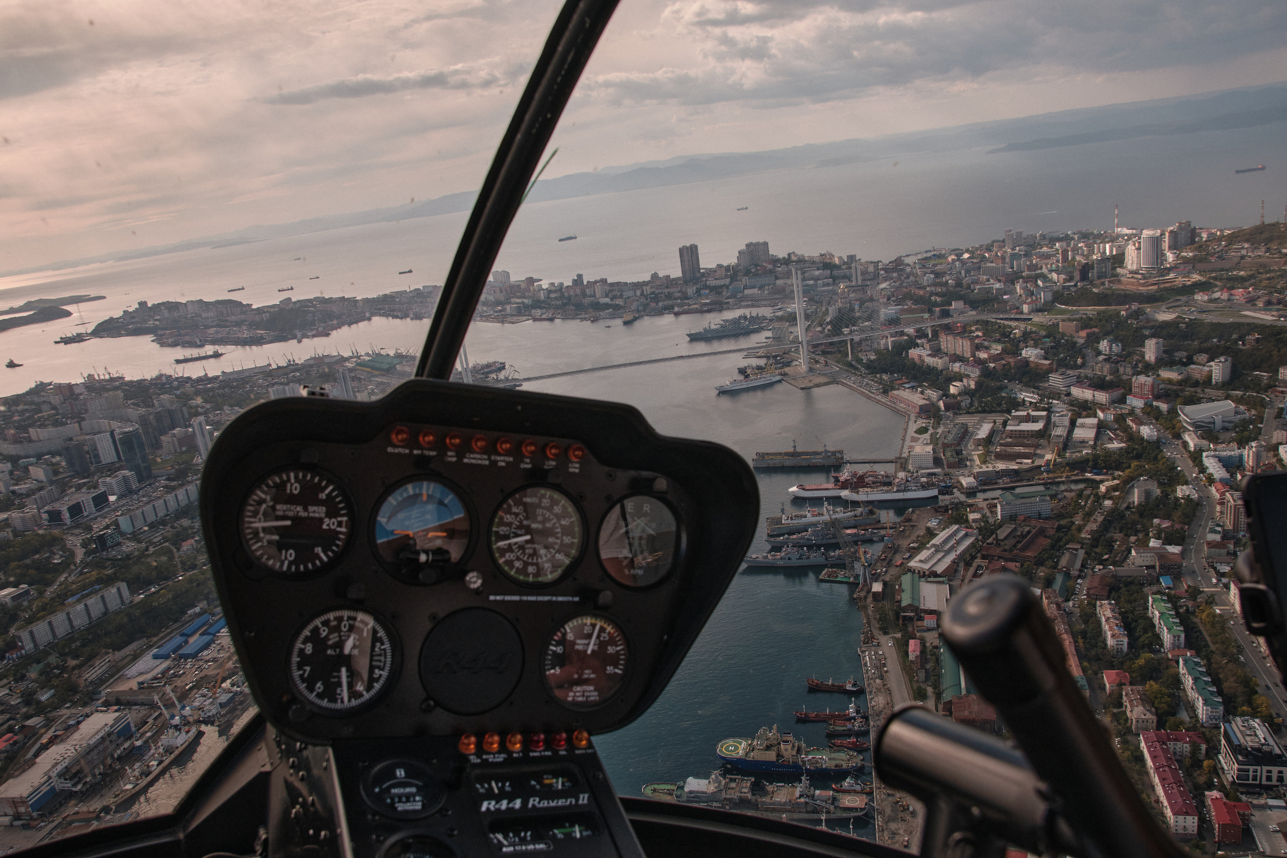 2021, полет на вертолете над Владивостоком