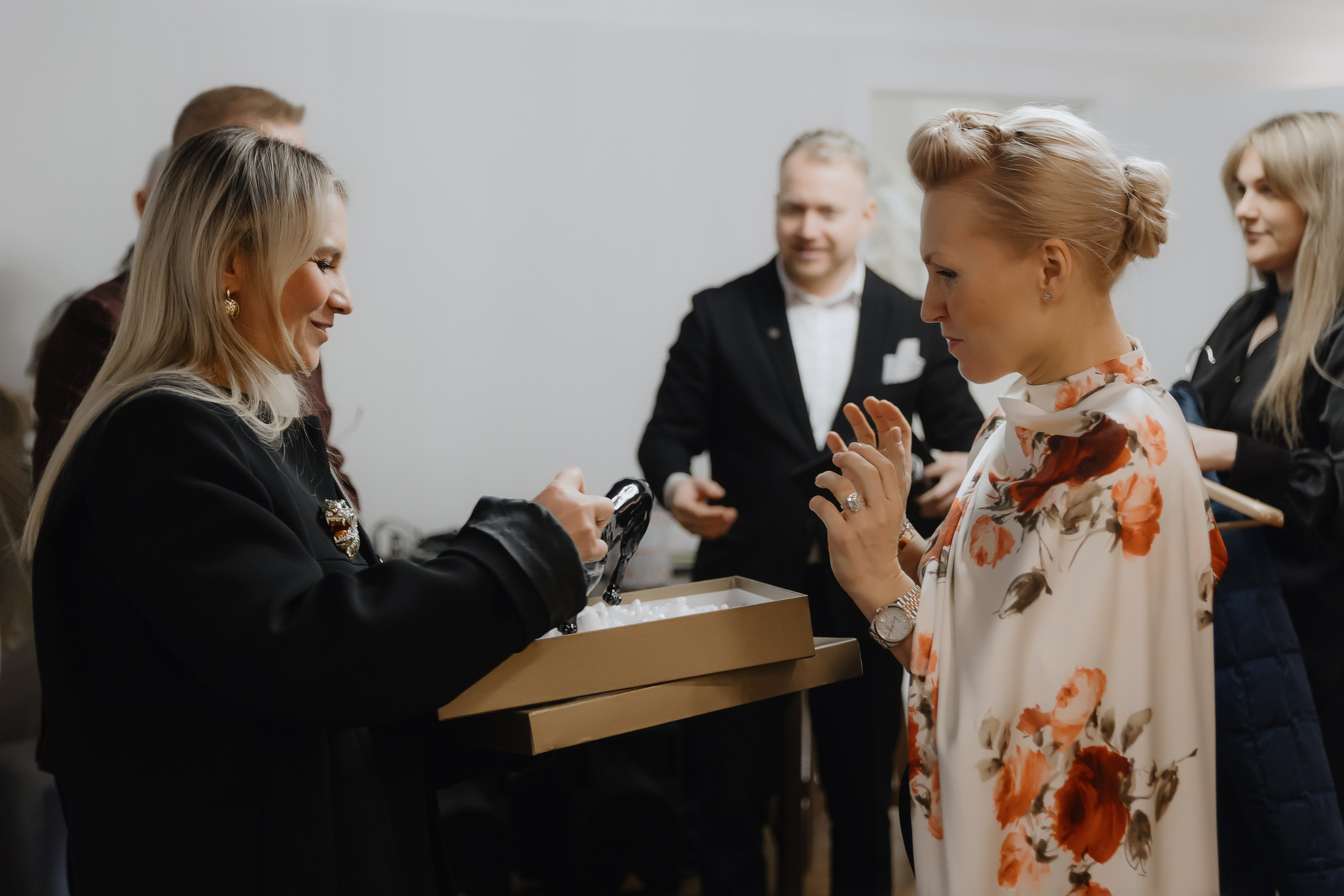 Открытие нового пространства интерьерного салона L. DECO в феврале 2025. L. Deco интерьерный салон. Краски/обои/лепной декор