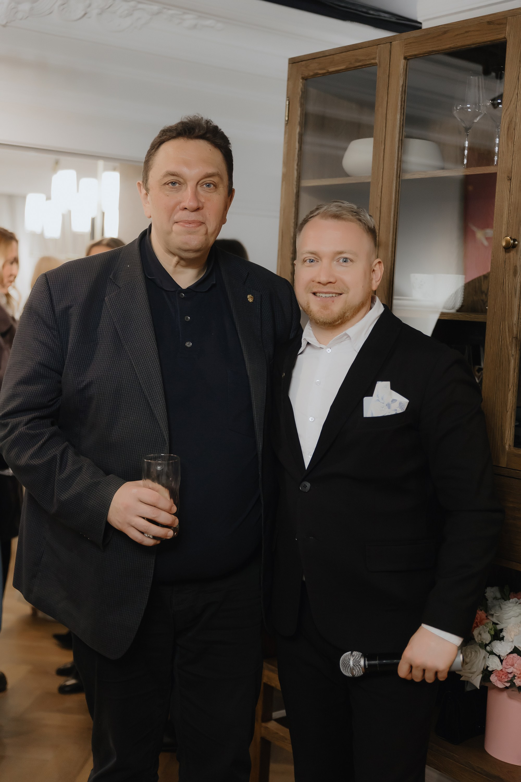 Открытие нового пространства интерьерного салона L. DECO в феврале 2025. L. Deco интерьерный салон. Краски/обои/лепной декор