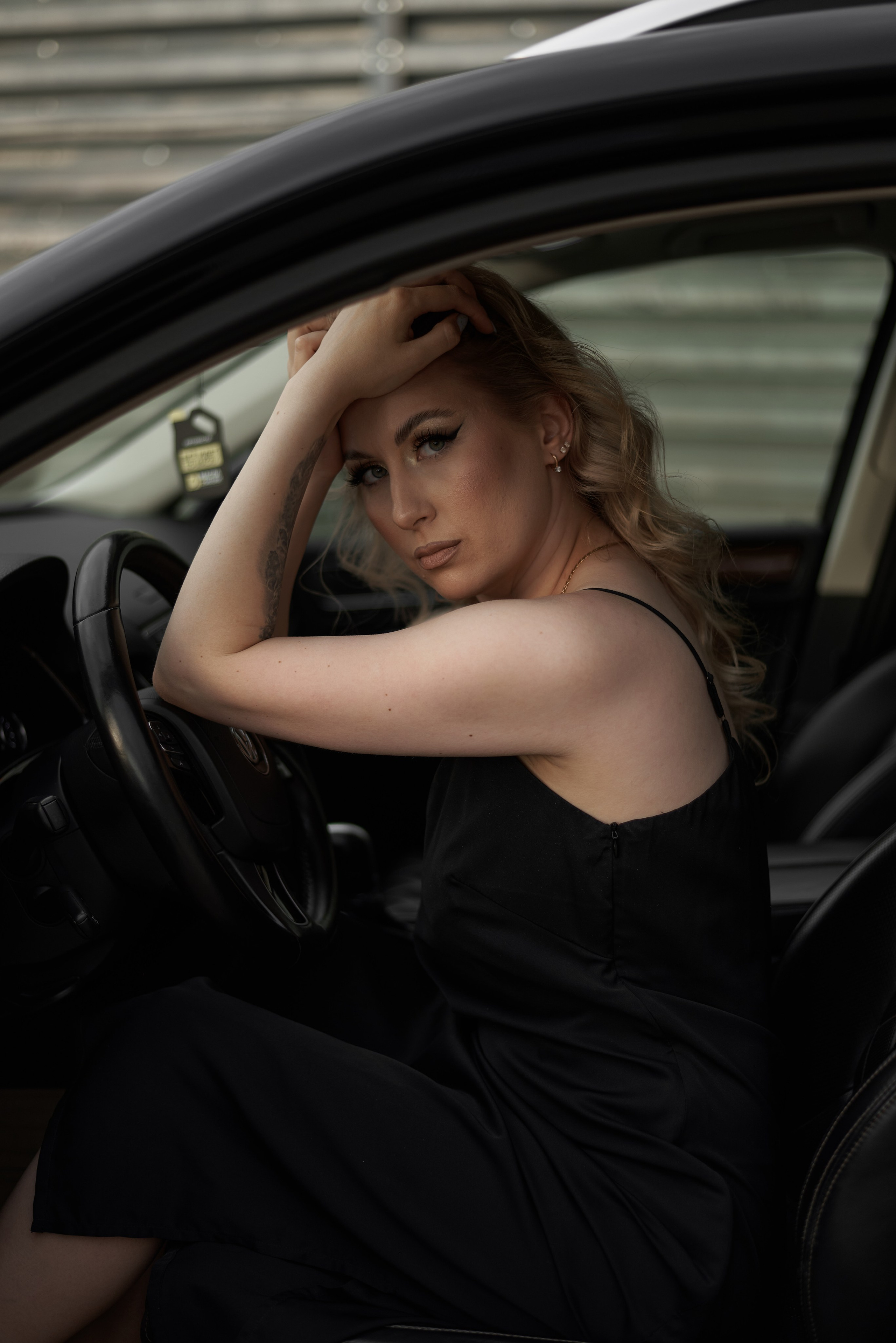 Наталья — Black dress & Black car. Photographer Bangkok — Pattaya | фотограф Бангкок — Паттайа