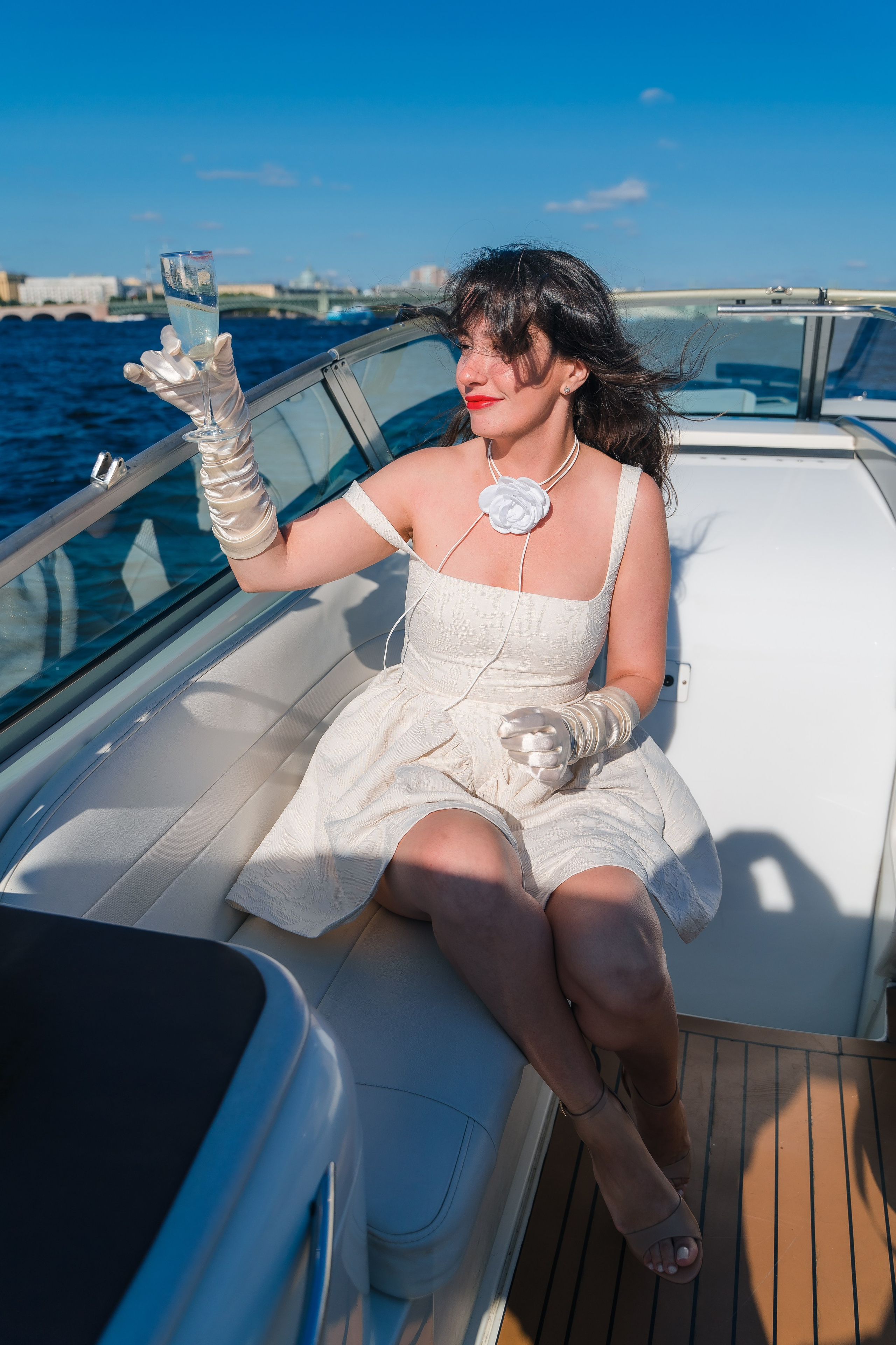 Фотосъемка девичника, встреча девушек, веселые женские портреты