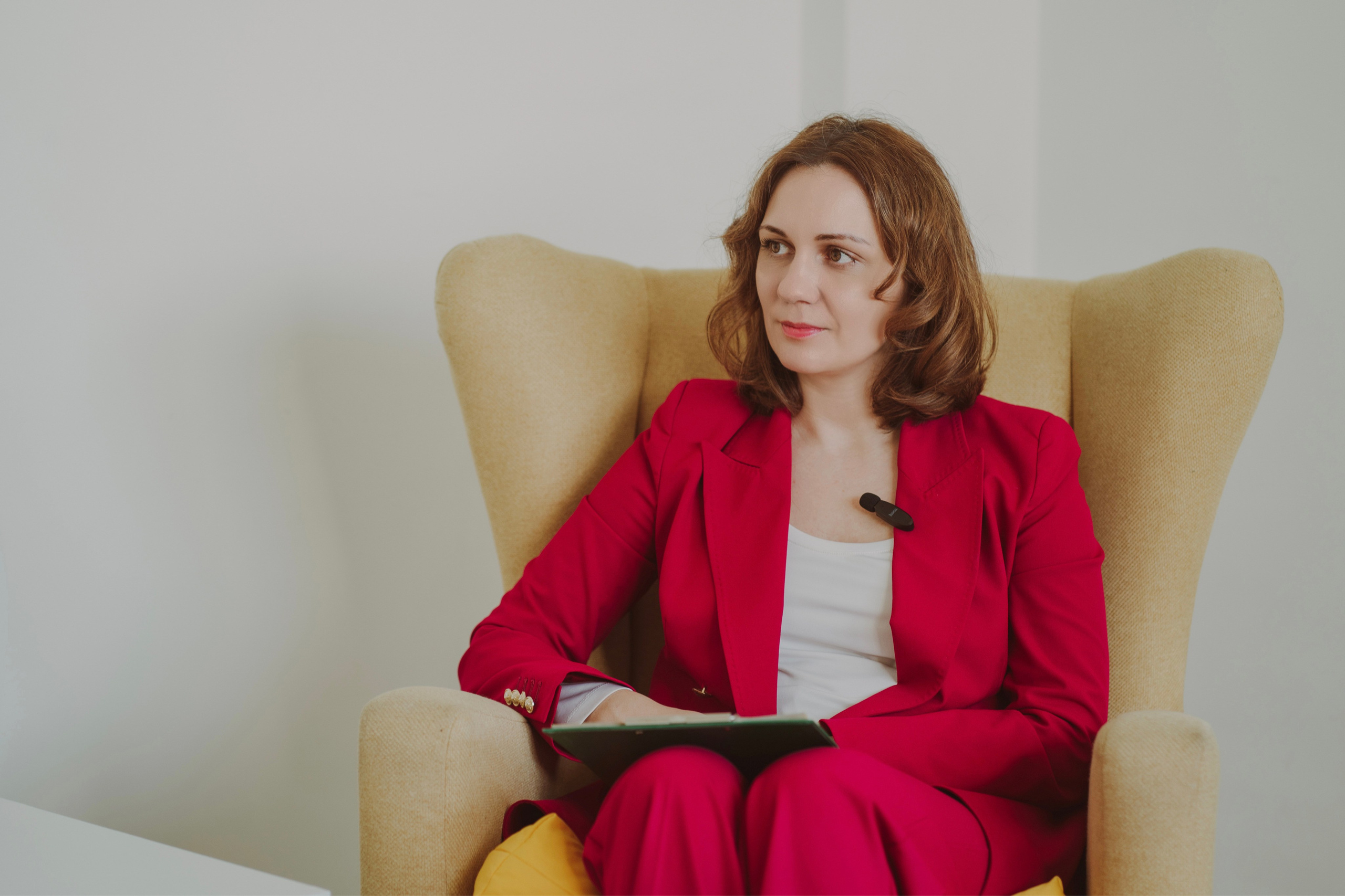 Запись подкаста с экспертом. Творческие фотосессии в Москве. Фотоальбом лидера группы ЯЛО