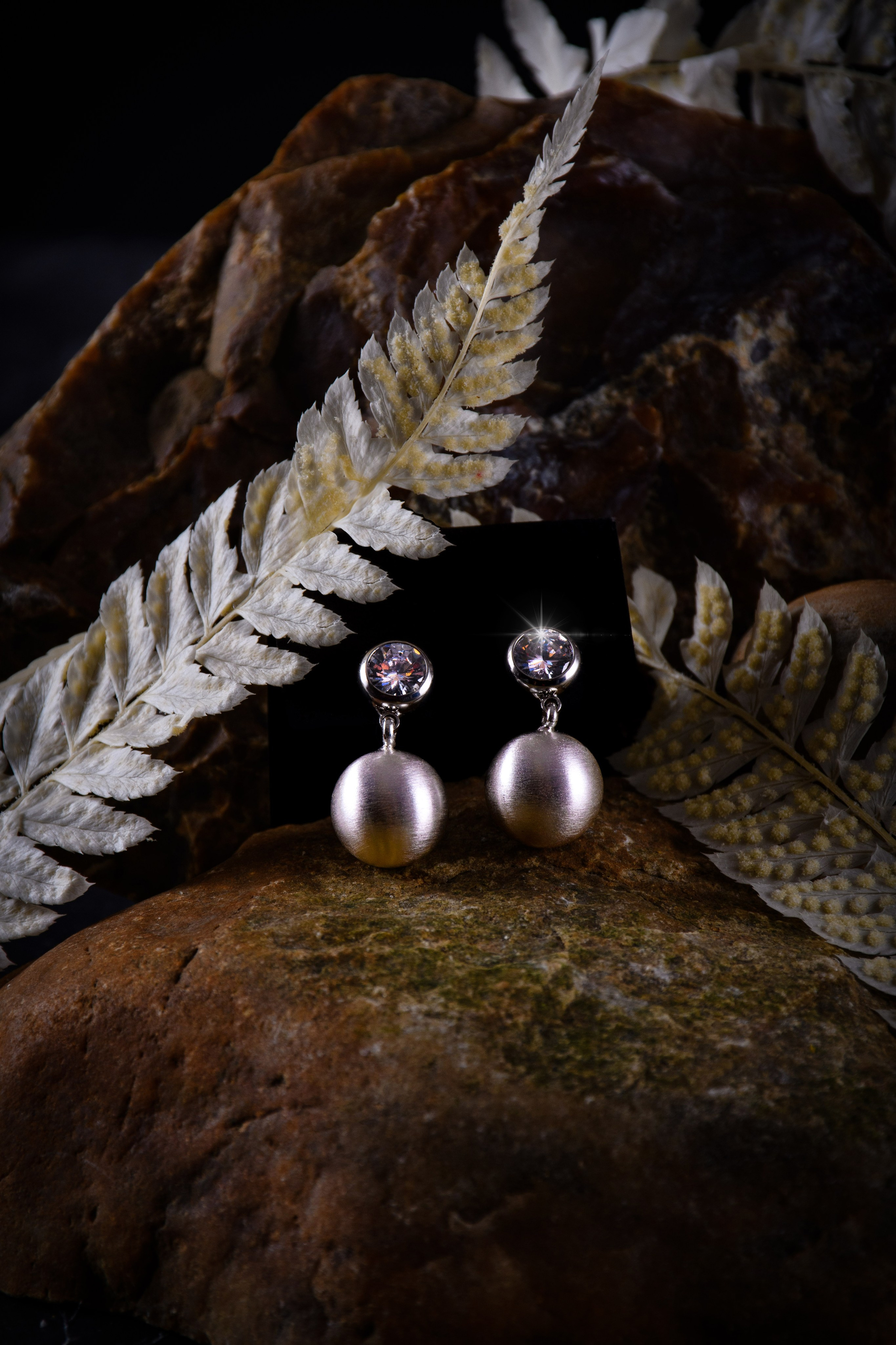 Имиджевая, концептуальная предметная фотосъёмки. Предметный, рекламный, ювелирный фотограф в Москве