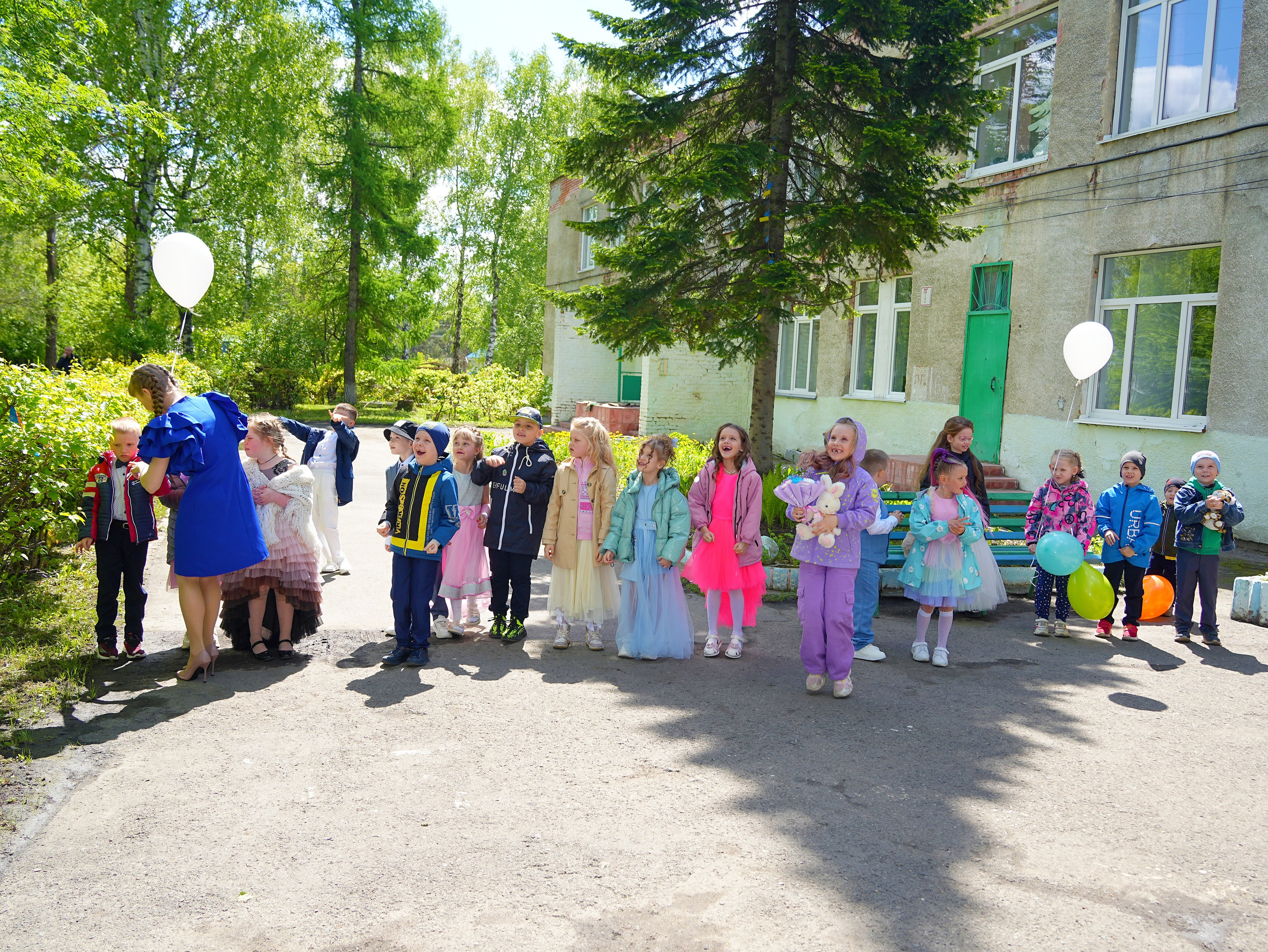 Фотосъемка видеосъёмка фотограф видеооператор новогодних утренников  в. Фотограф, видеооператор Нина Коршунова