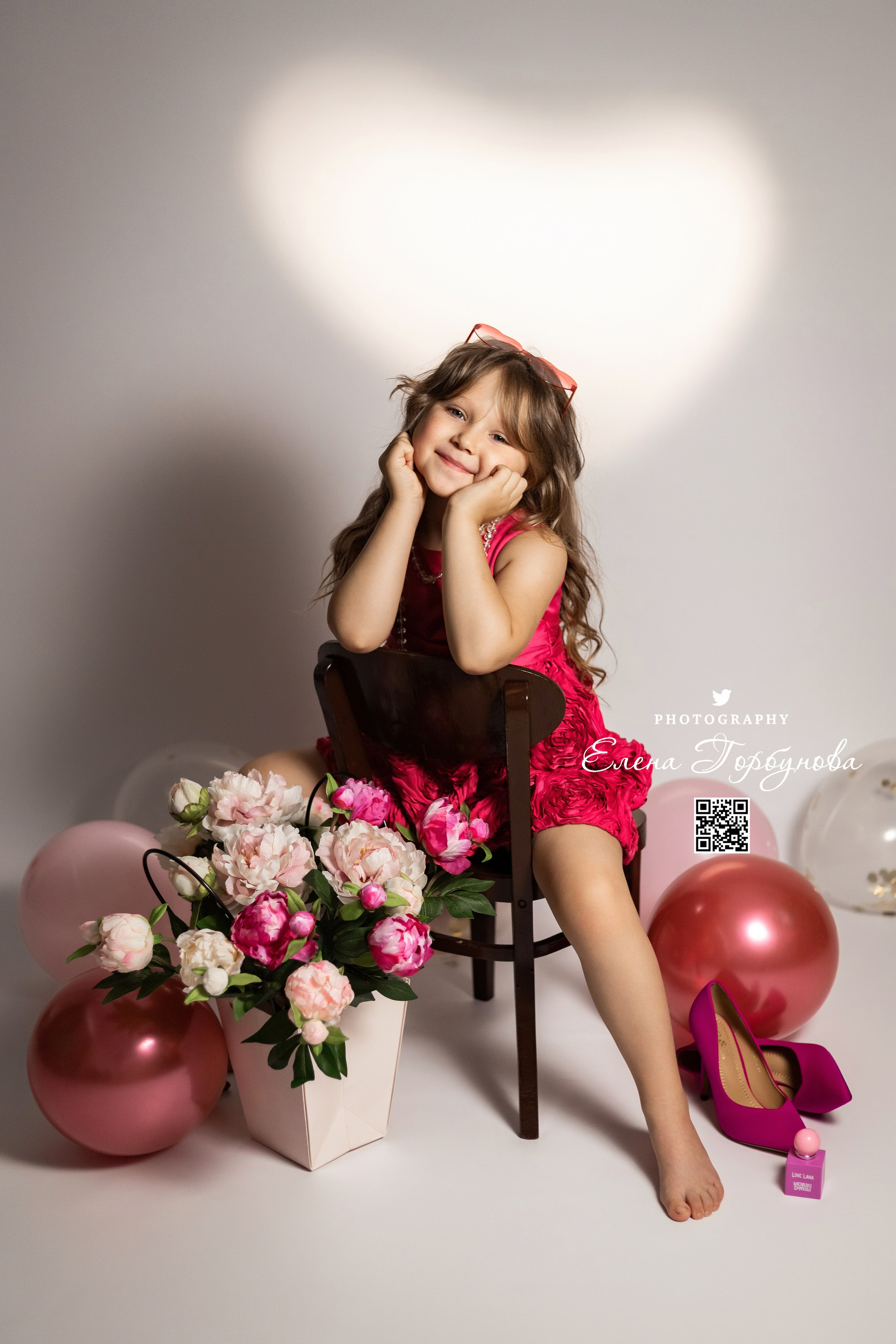 «Модница в розовом» В моей студии. Вероника и Александра. 2024. Фотограф Пермь. Свадьбы. Семья и дети, школа, д. сад. Фотокниги