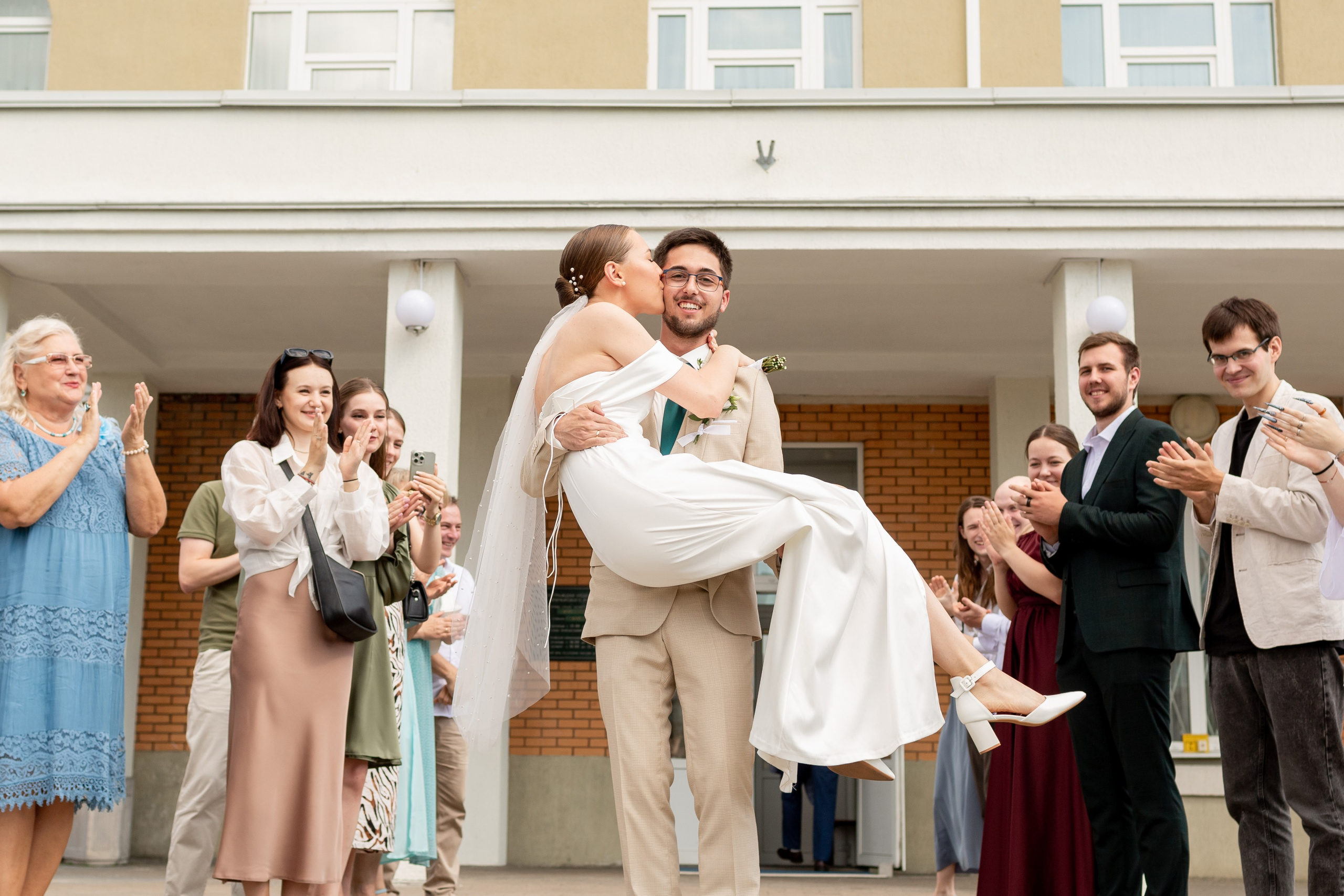 Свадебная фотопрогулка у Лахты. Свадебный фотограф Кирилл Белый