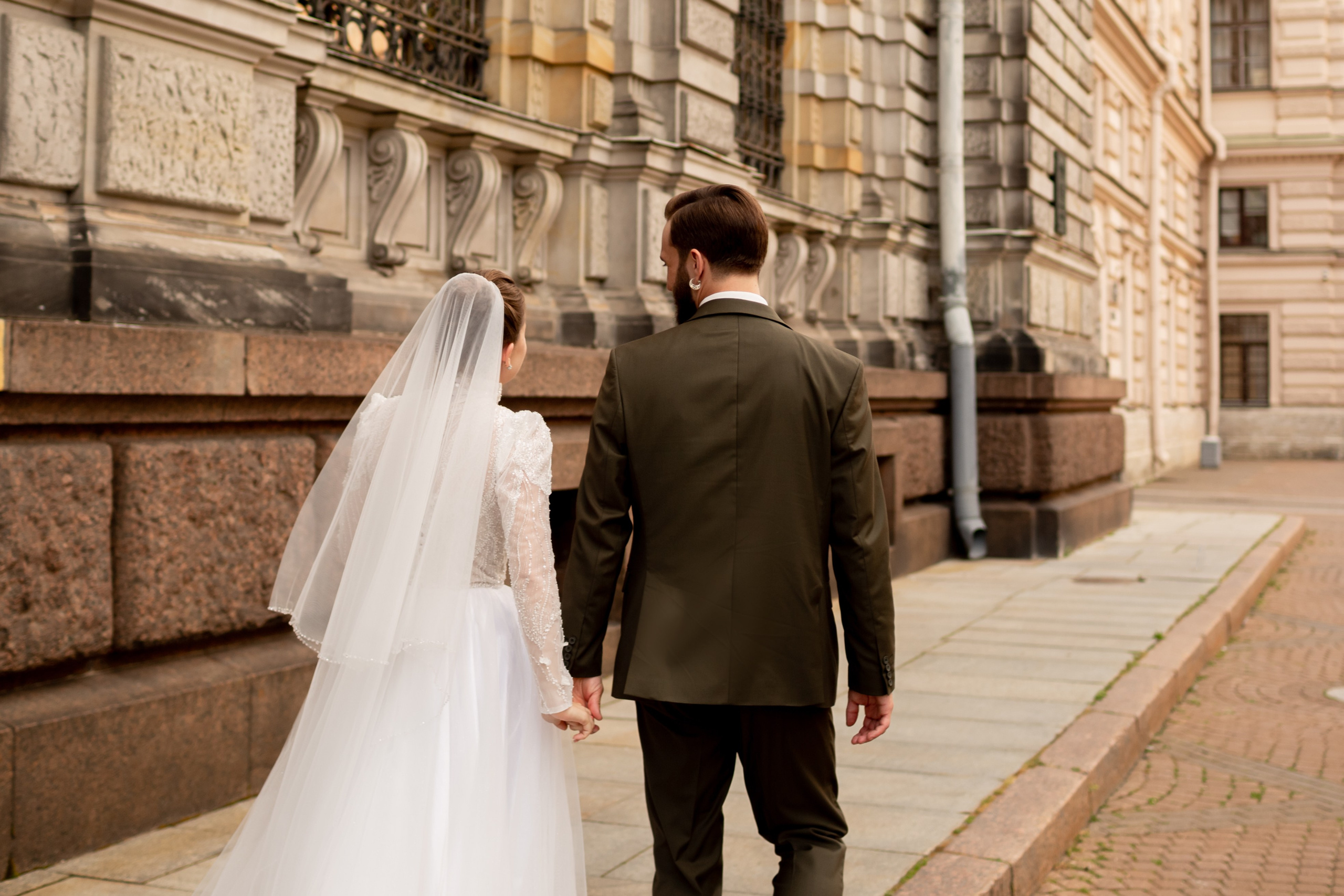 Свадебная фотопрогулка в Петербурге. Свадебный фотограф Кирилл Белый