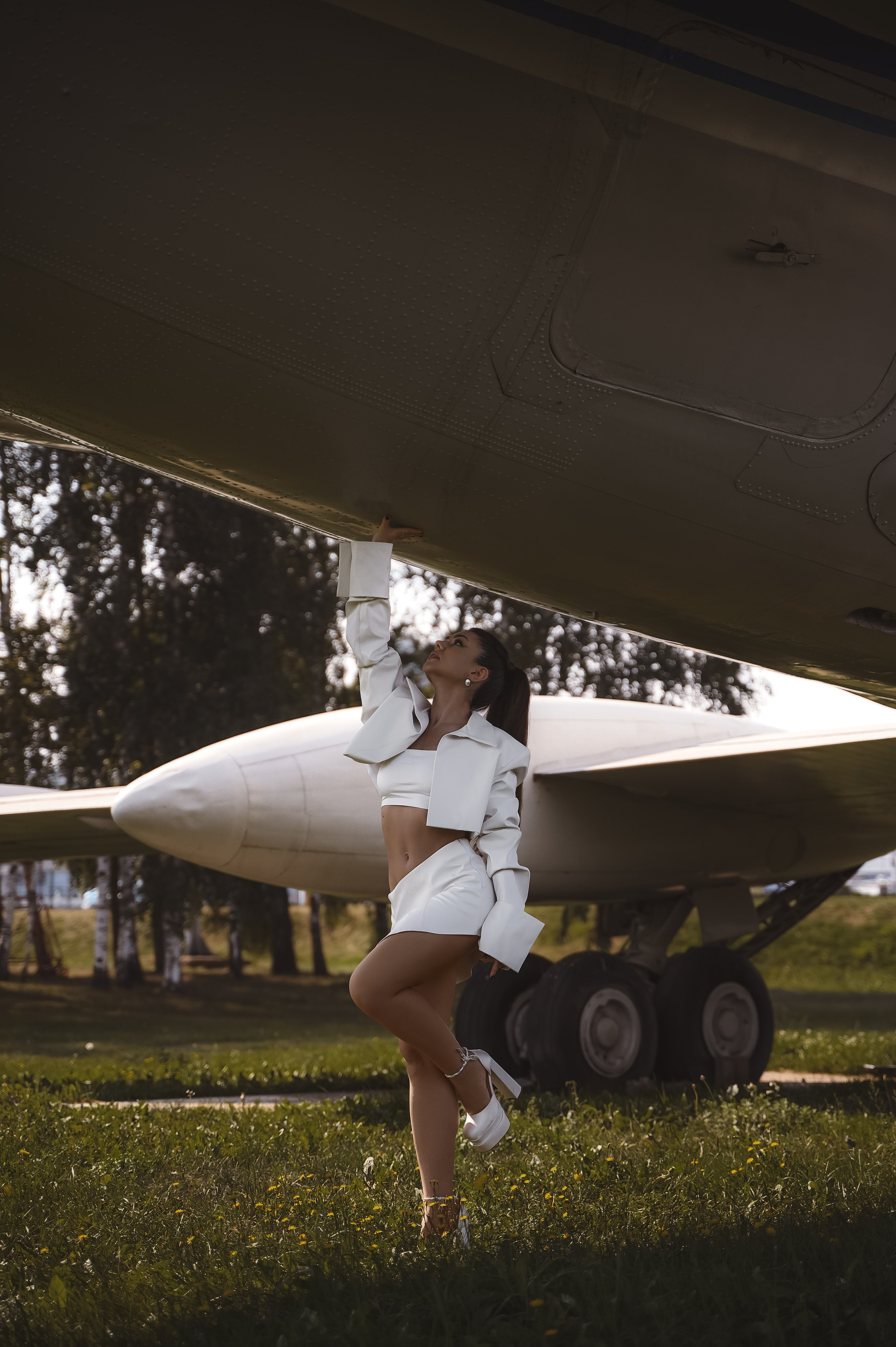 индивидуальная фотосессия, фотограф Минск, фотосессия с самолетом, фотограф Беларусь, фотосессия в аэропорту, съемка с самолетом, экспресс фотоессия, стилизация съемки 
