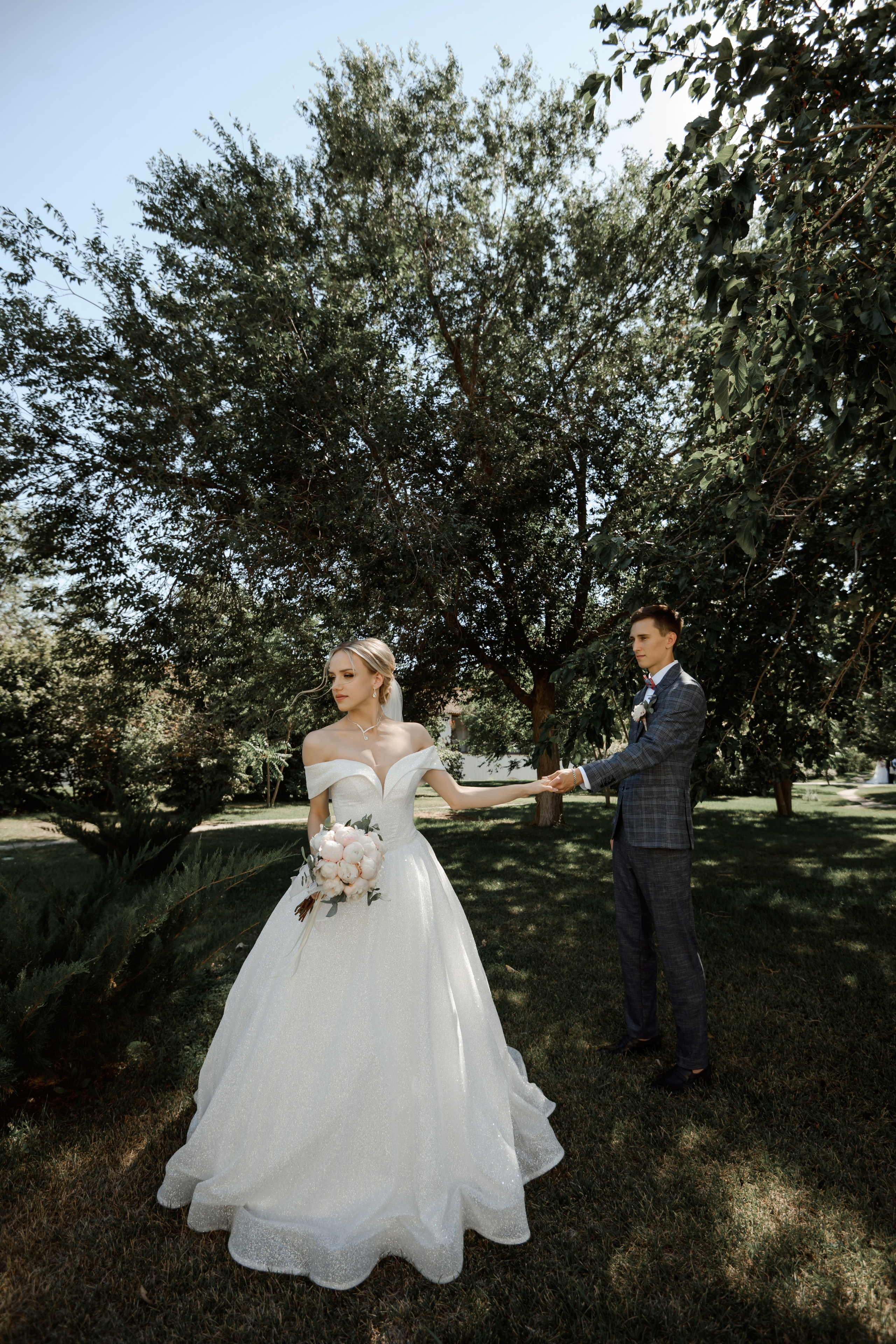 B & A. Свадебный фотограф в г. Астрахань. Так же выезжаю в другие города