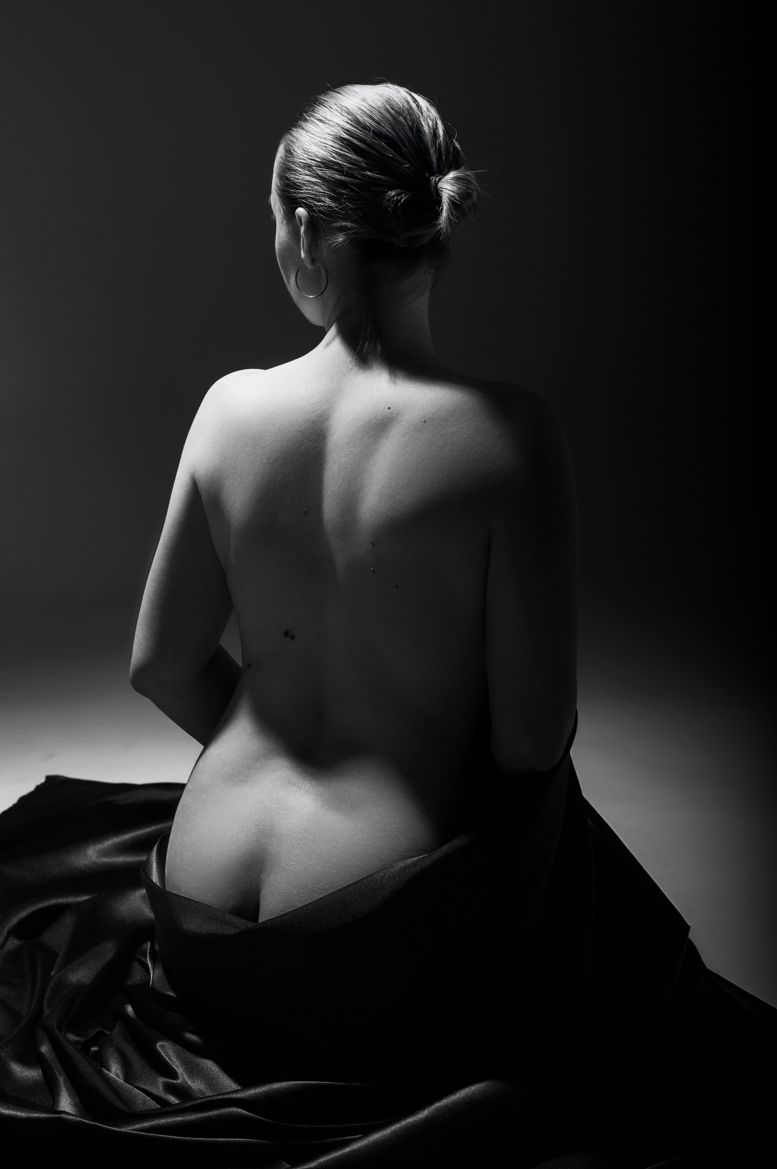 Ню. Фотосессия в белье и ню в Москве. Фотограф Нелля Ядовитая