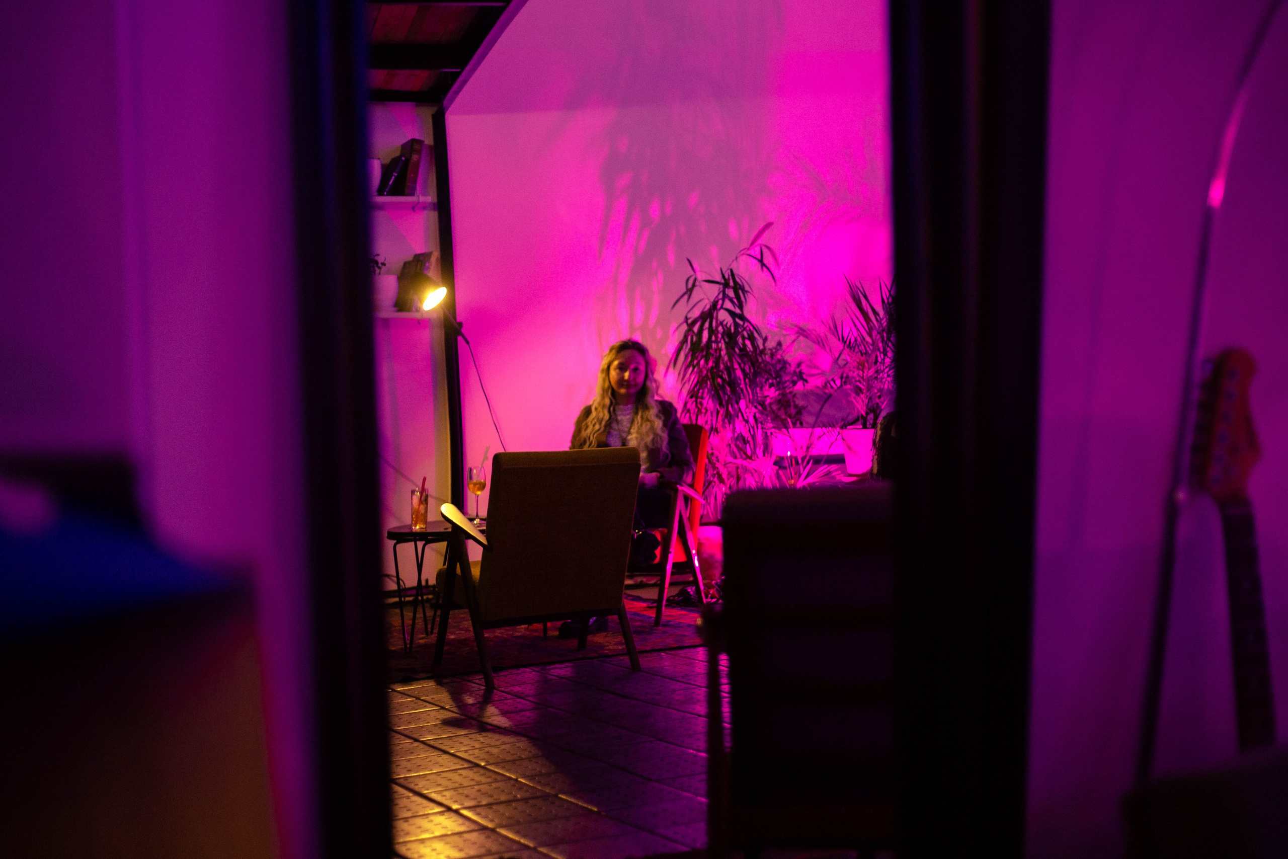 МЕНЯ ПОВСЮДУ ОКРУЖАЕШЬ ТЫ