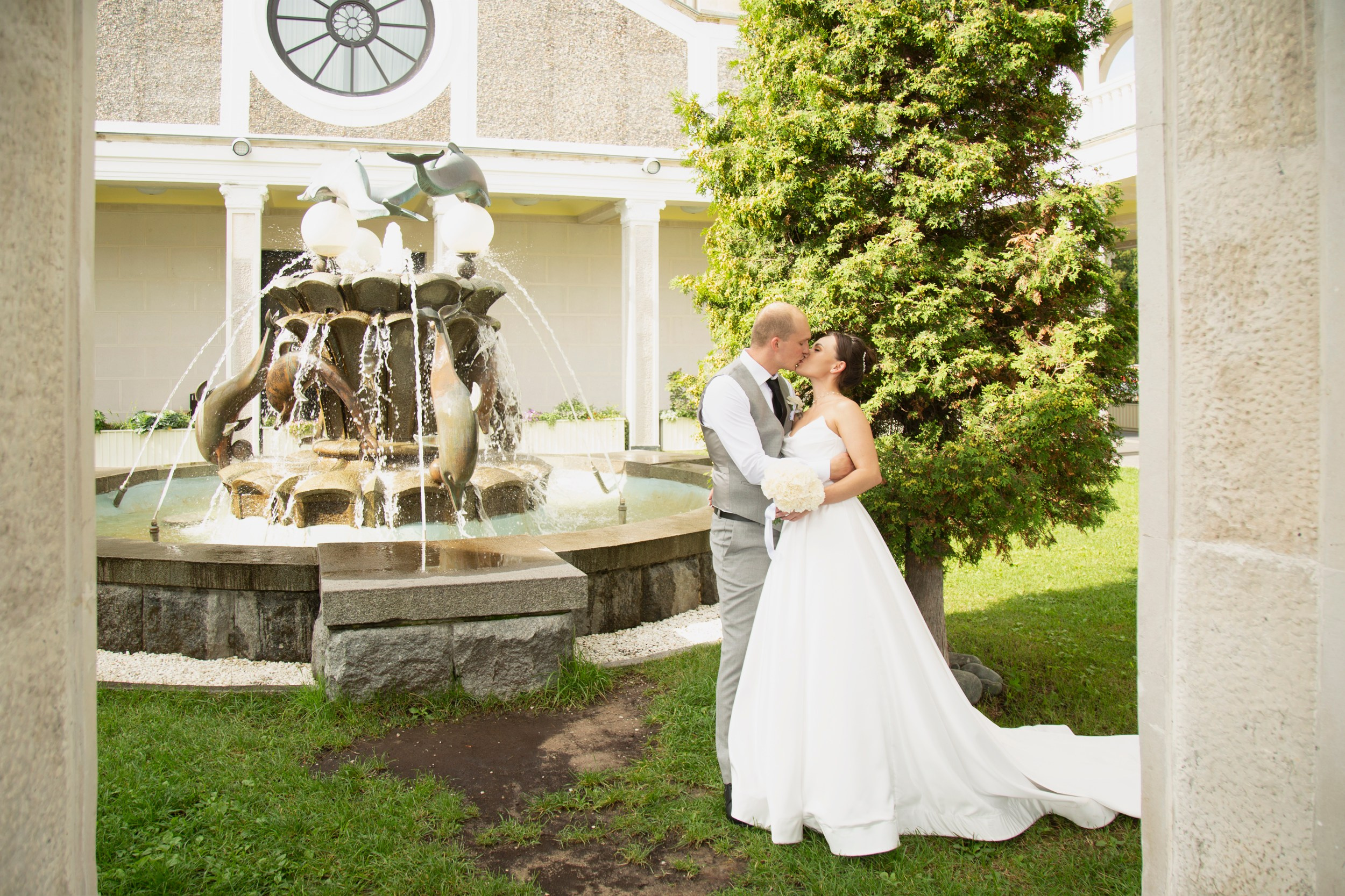 ЗАГС Савёловский свадебная фотосессия в Москве для Сергея и Шамиры. Фотосессия в студии в Москве от профессионального фотографа услуги по доступным ценам