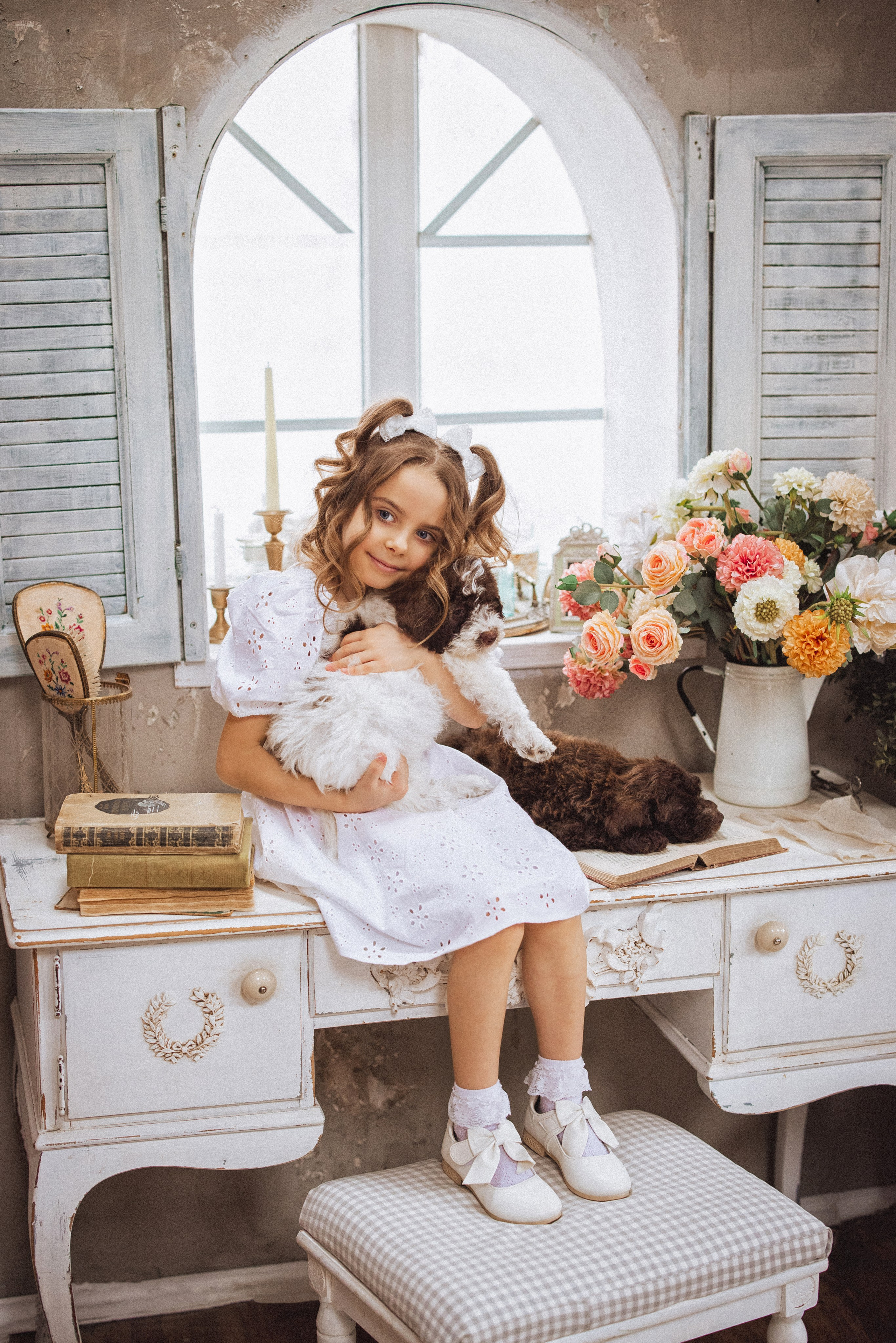 Фотосессия с щенками Лаго́тто-романьо́ло, в Винтажной фотостудии город Краснодар. Семейный и детский фотограф в Краснодаре Анна Трашкова