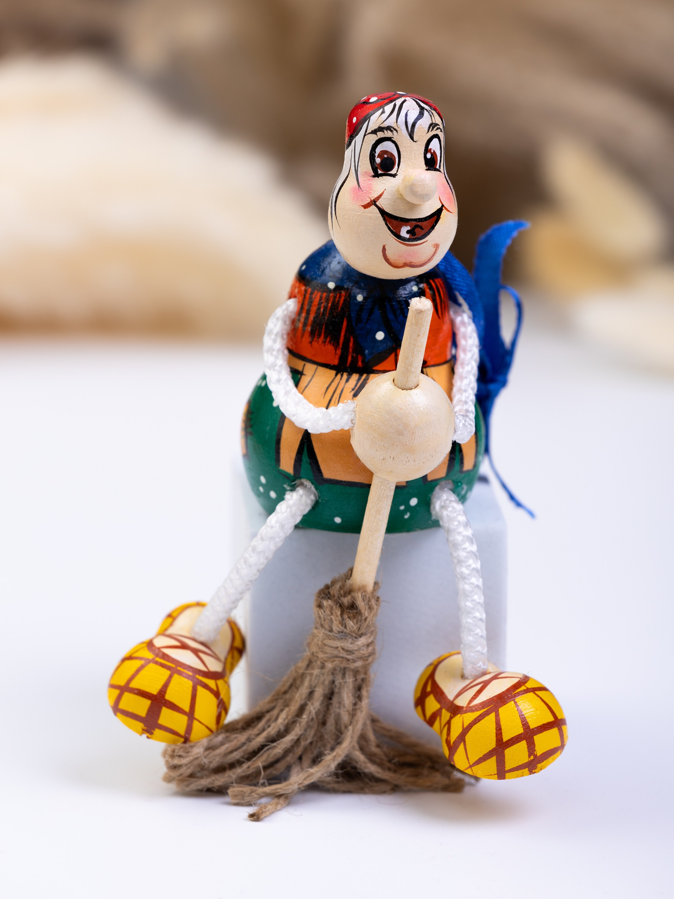 Деревянные игрушки ручной росписи. Фотостудия T-CUBE