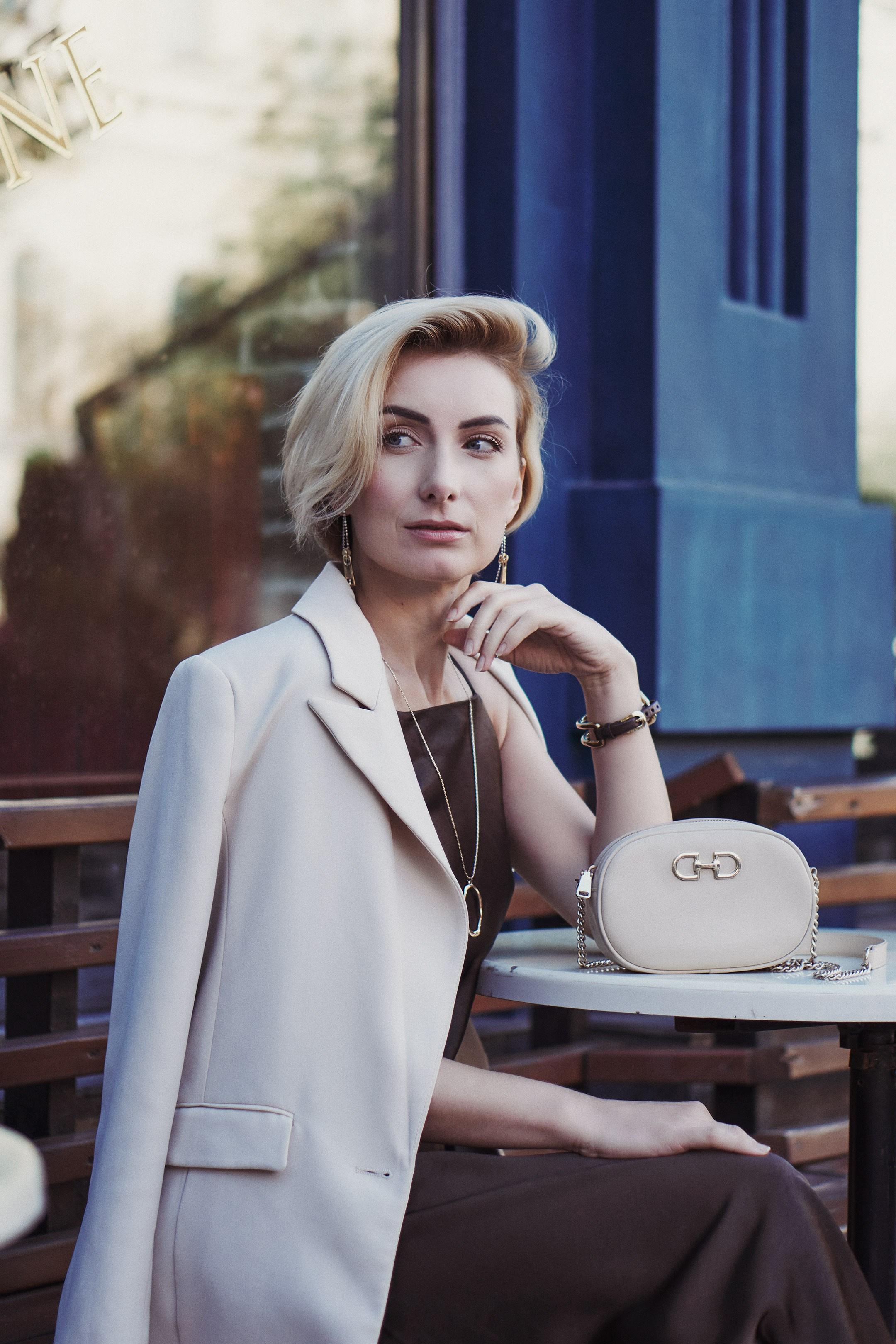 Женщина на городской улице. Фотосессия в Самаре