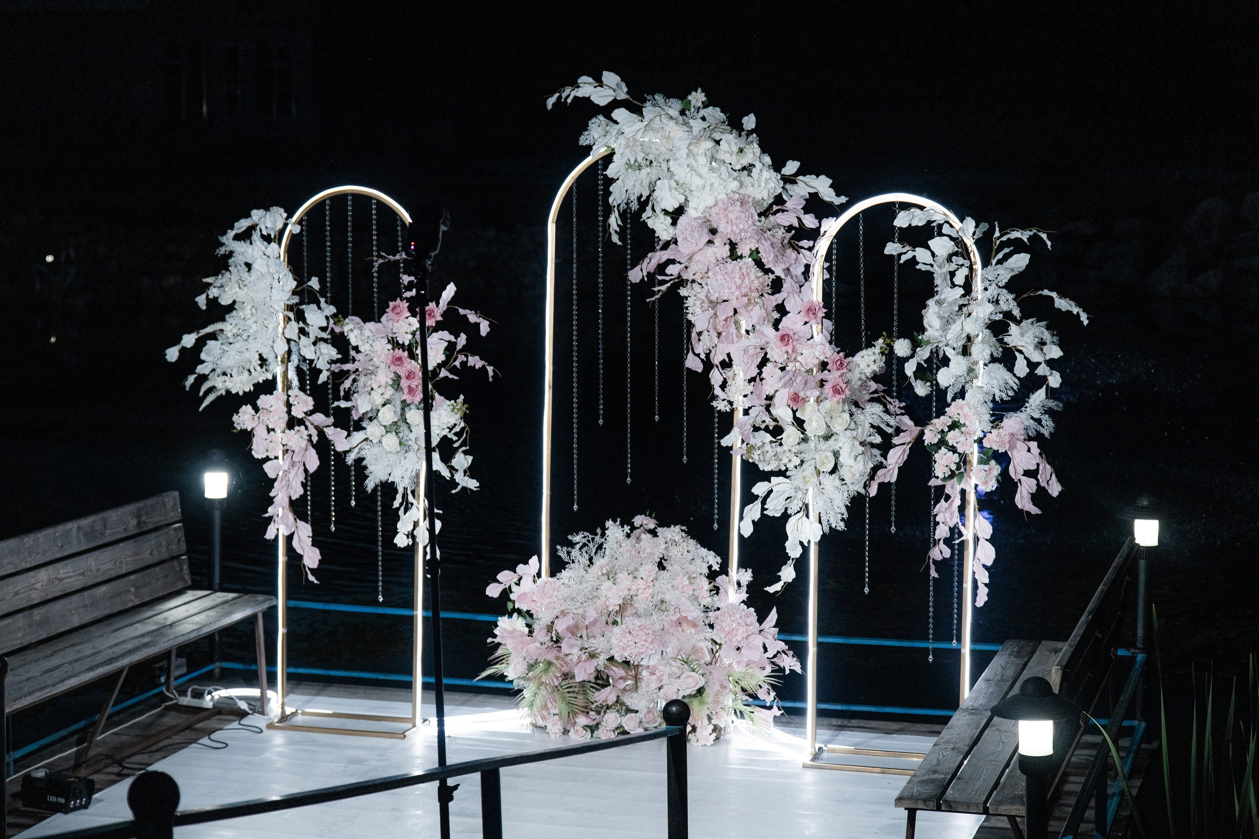 D & J. Street photographer