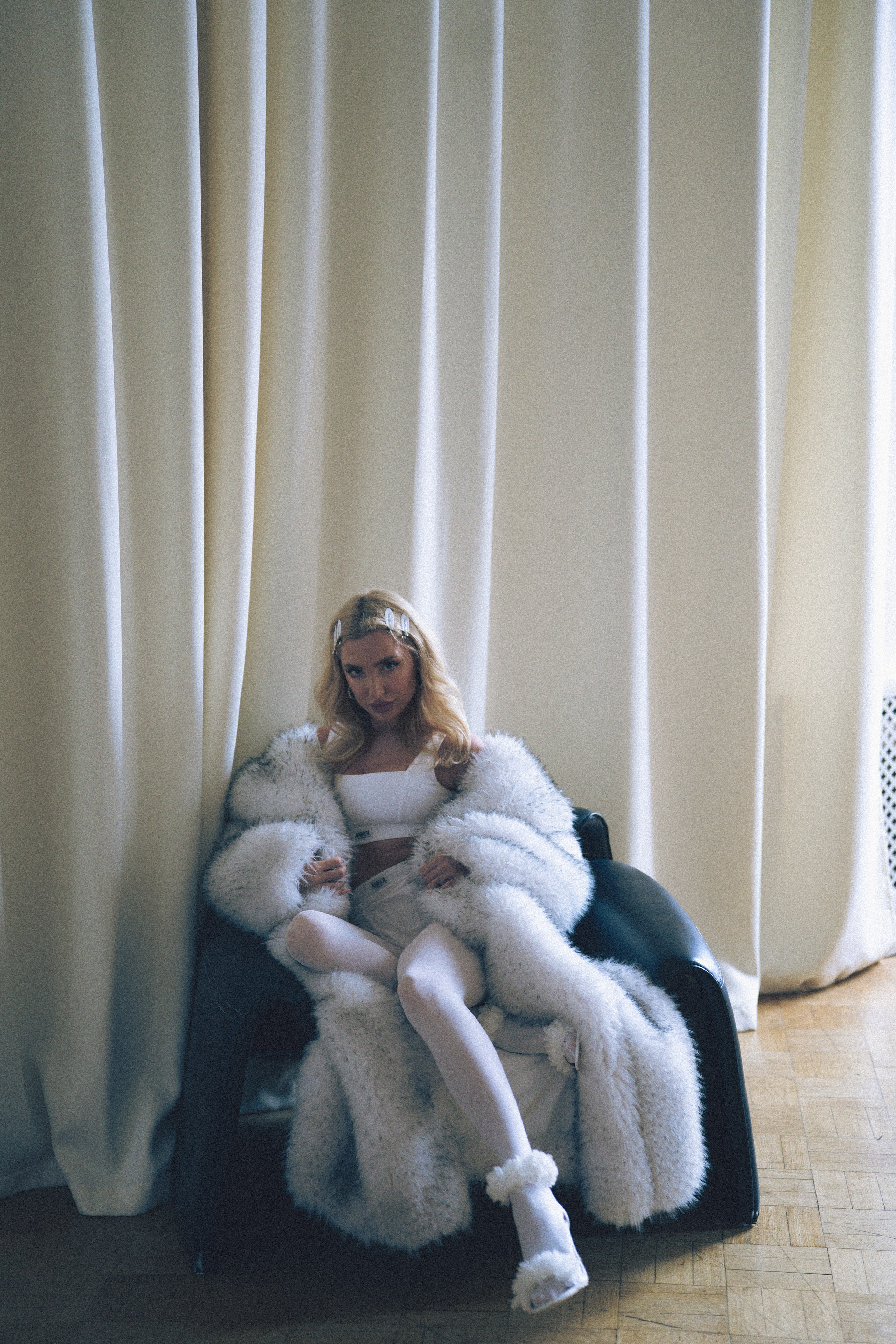 МИНИМАЛИЗМ В СТУДИИ НА ЧЕРНЫШЕВСКОЙ В СТУДИИ С БАЛКОНОМ. Профессиональный фотограф, Санкт-Петербург — Виктория Богомолова