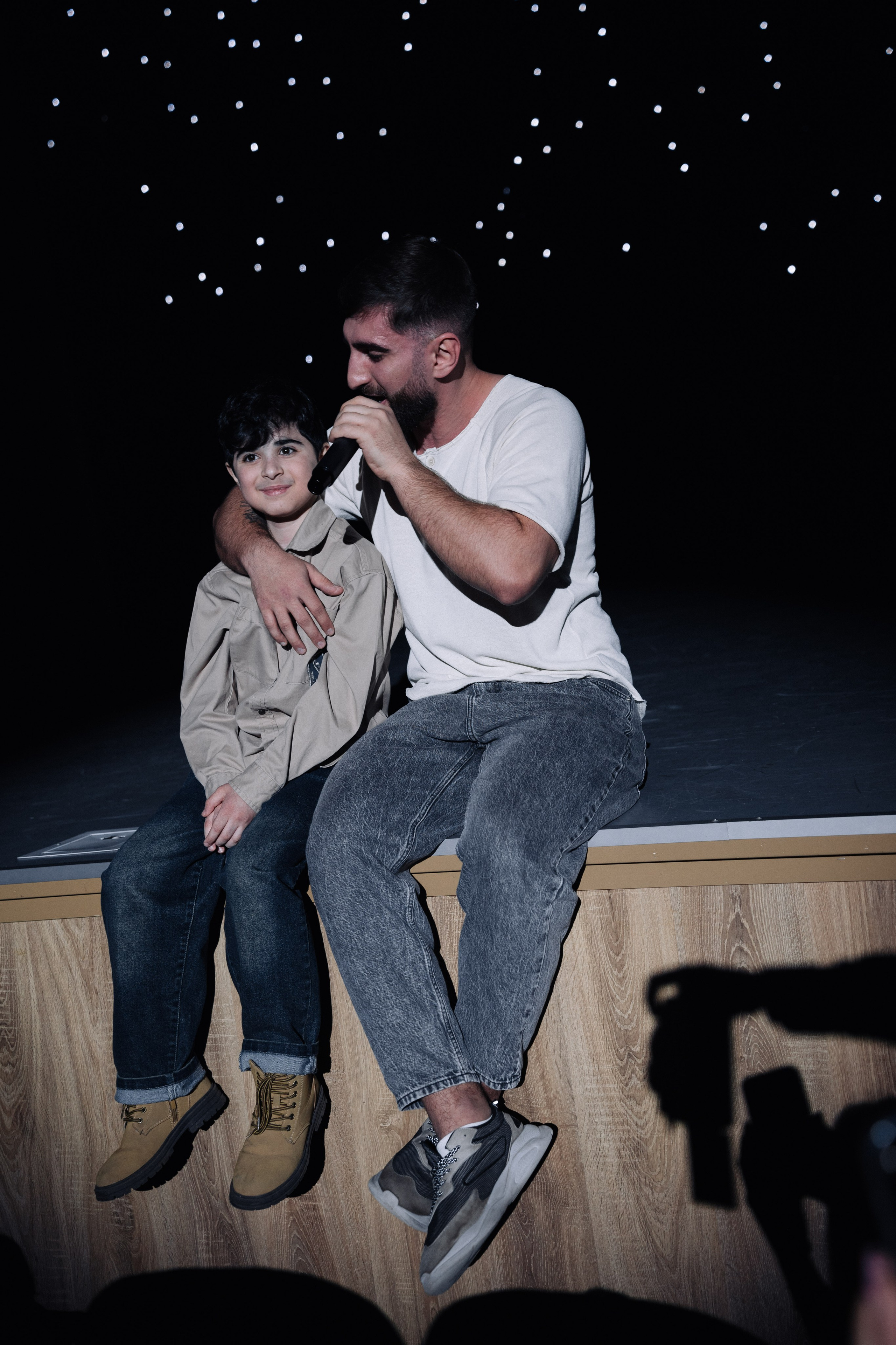 Благотворительный концерт в помощь Артему Сардаряну. Фотограф Артем Севостьянов. Профессиональная фотосъемка в Ногинске, Москве, Московской области и за границей