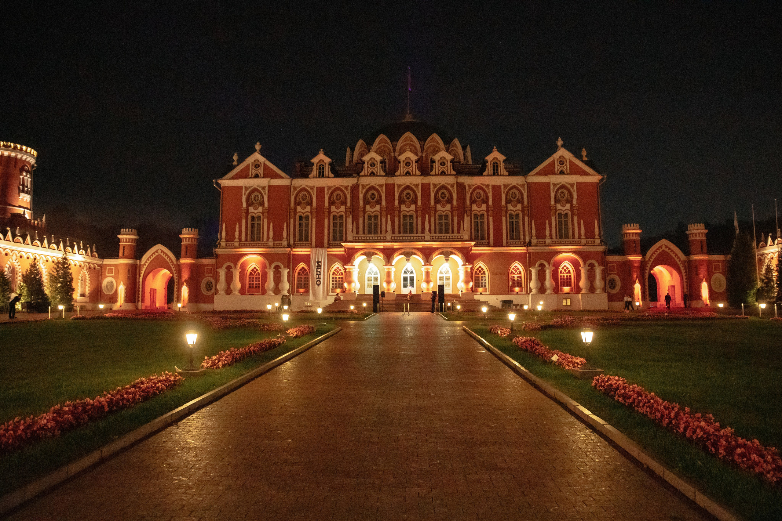 AESTHETIC ONLY в Петровском путевом дворце. Фотограф в Москве Яна Полосина
