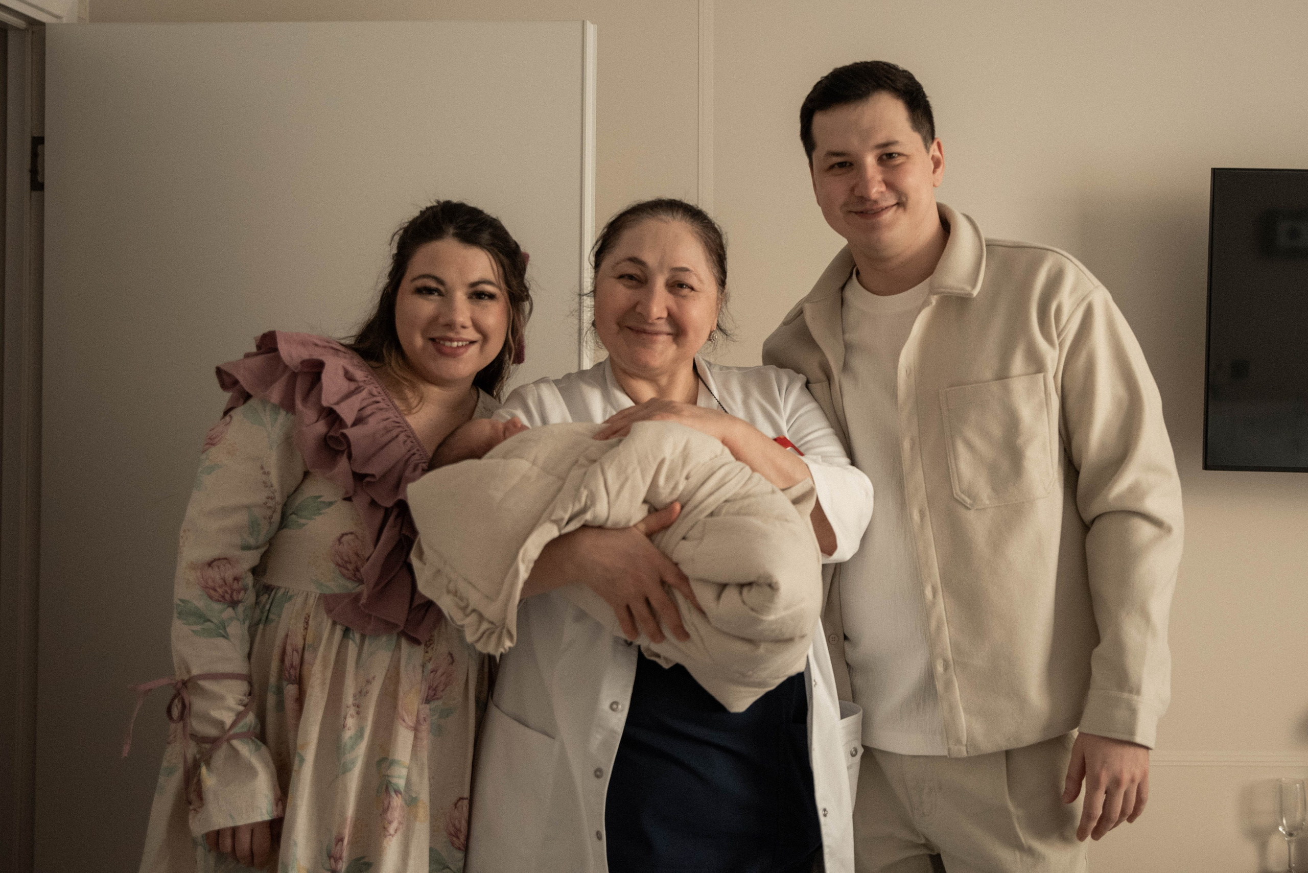 Выписка Маэля. Роддом Лахта Мать и Дитя. Фотограф на роды и семейные истории в Санкт-Петербурге Татьяна Дмитренко