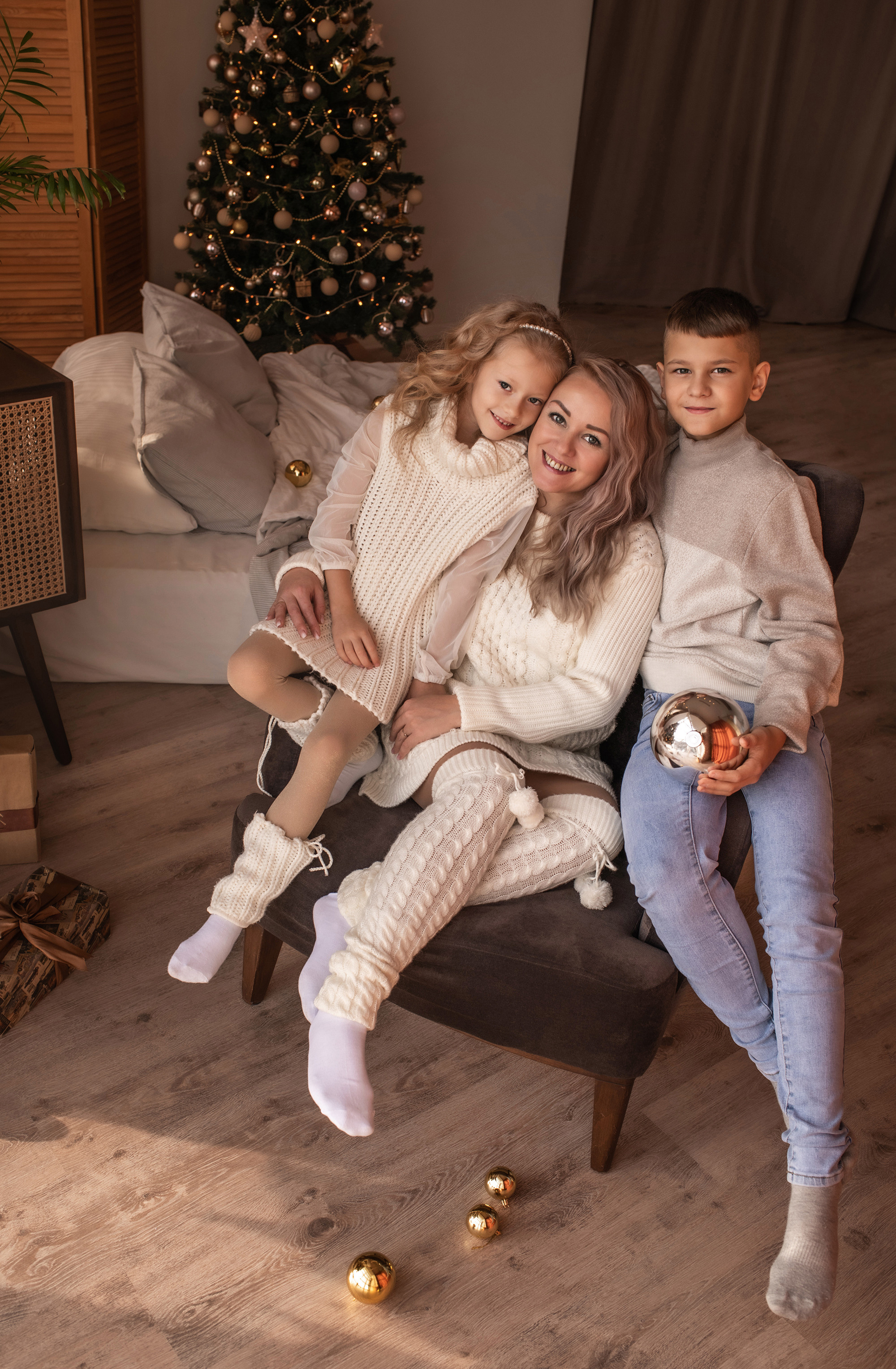 Максим, Ирина, Егор и Полина. Женский, семейный и контент-фотограф в Оренбурге Анна Соловых