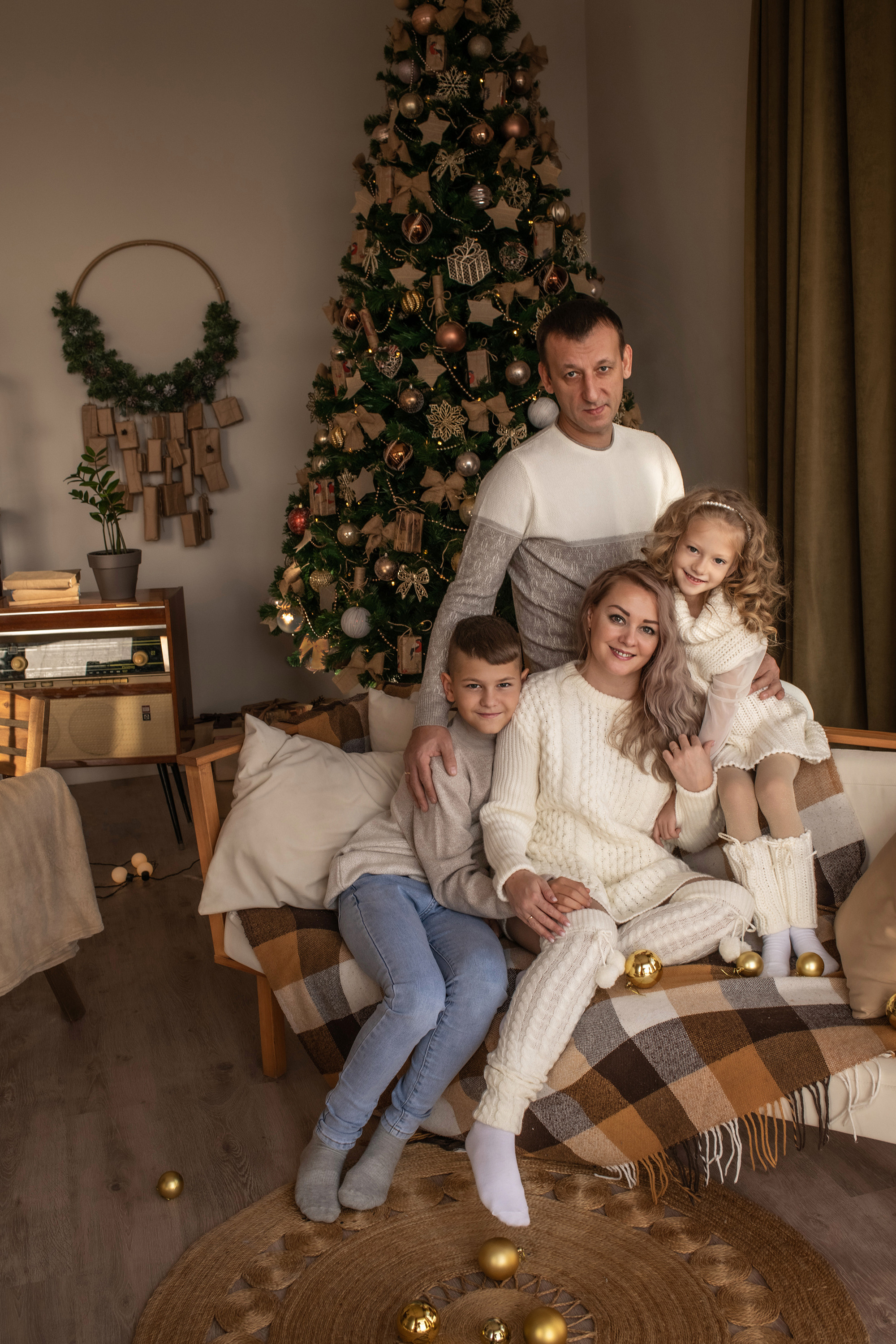 Максим, Ирина, Егор и Полина. Женский, семейный и контент-фотограф в Оренбурге Анна Соловых