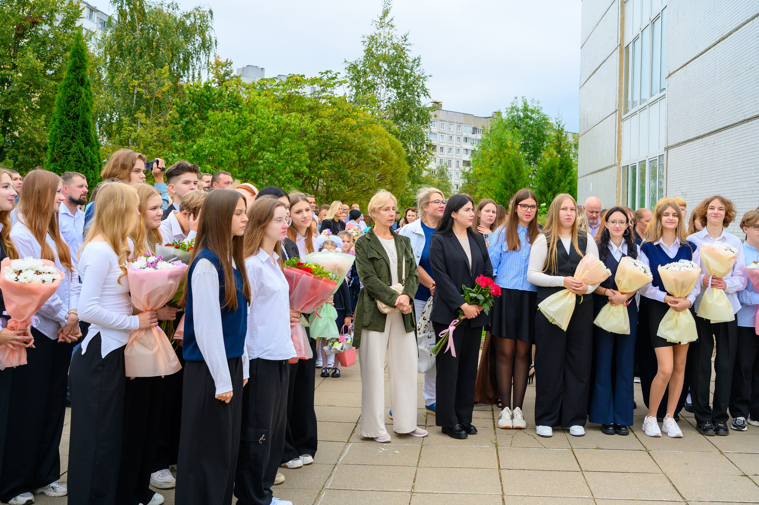 Вот звучит первый звонок, перед этим долгое приготовление к новому этапу в жизни, Яромир идет в школу. Фотоуслуги, услуги фотографа, фотографирование важных событий