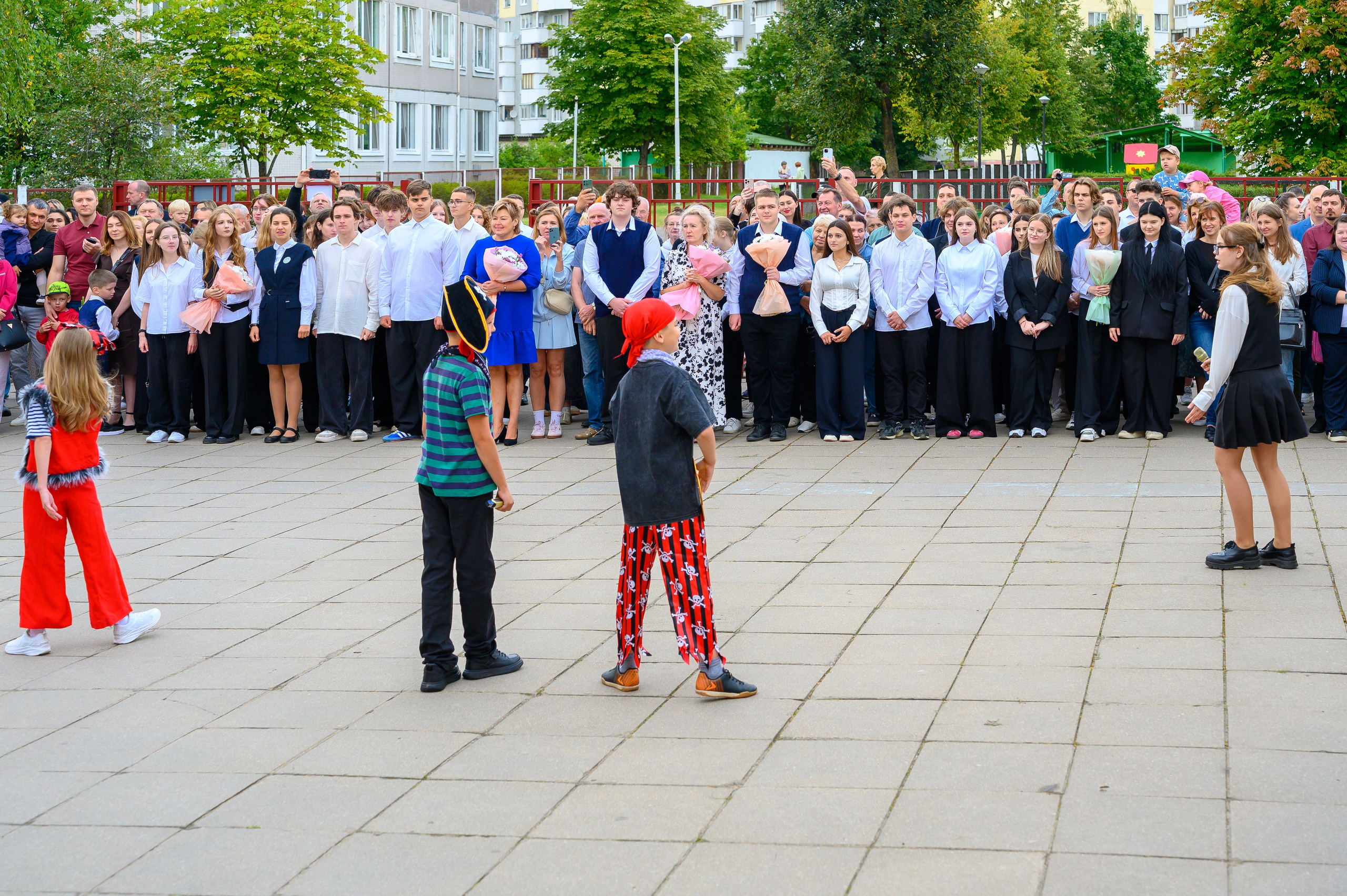 Вот звучит первый звонок, перед этим долгое приготовление к новому этапу в жизни, Яромир идет в школу. Фотоуслуги, услуги фотографа, фотографирование важных событий