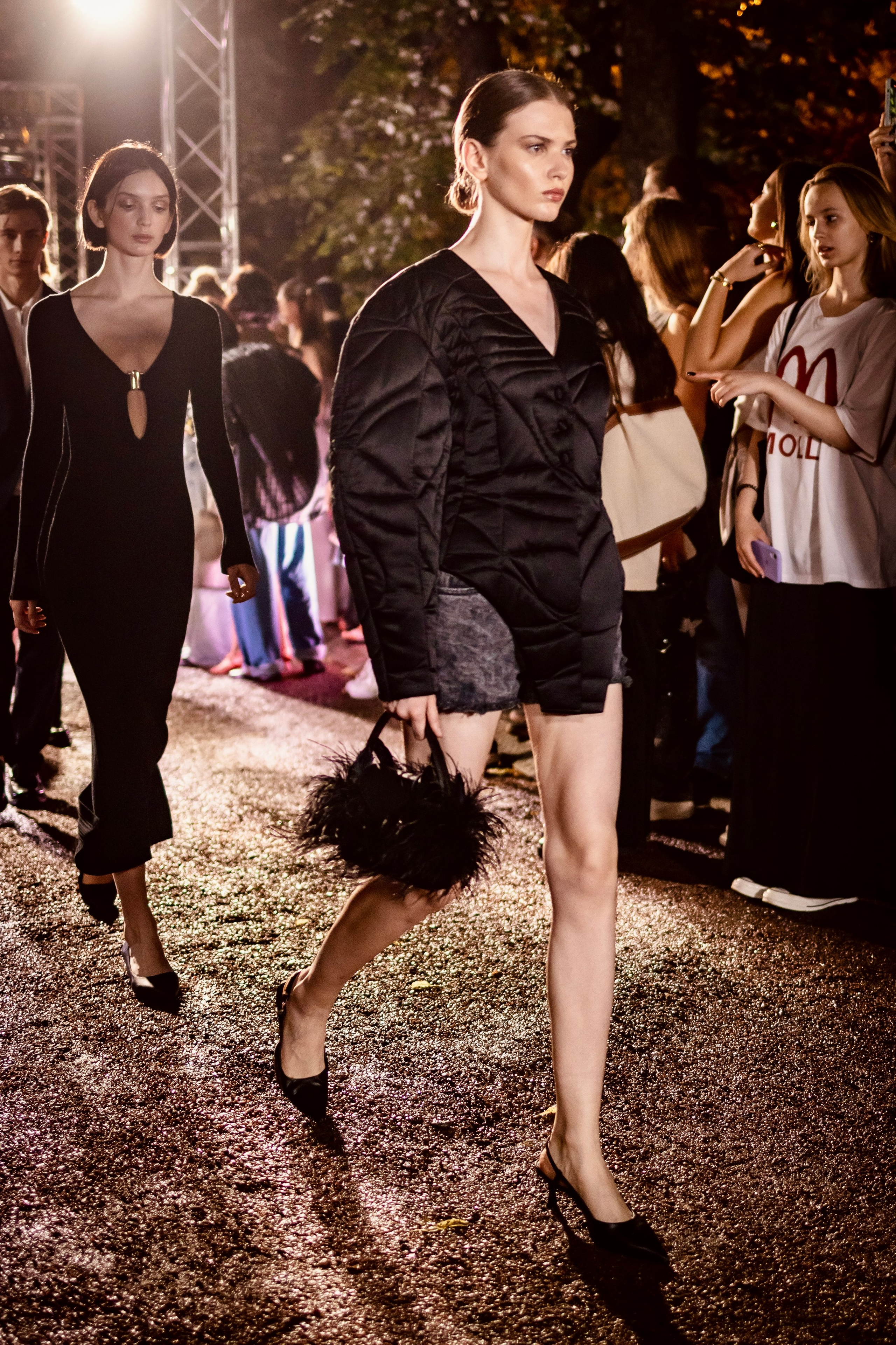 Фото с показа российских брендов на Патриках. Фотосессии и репортаж — Фотограф в Москве — Рина Серёгина