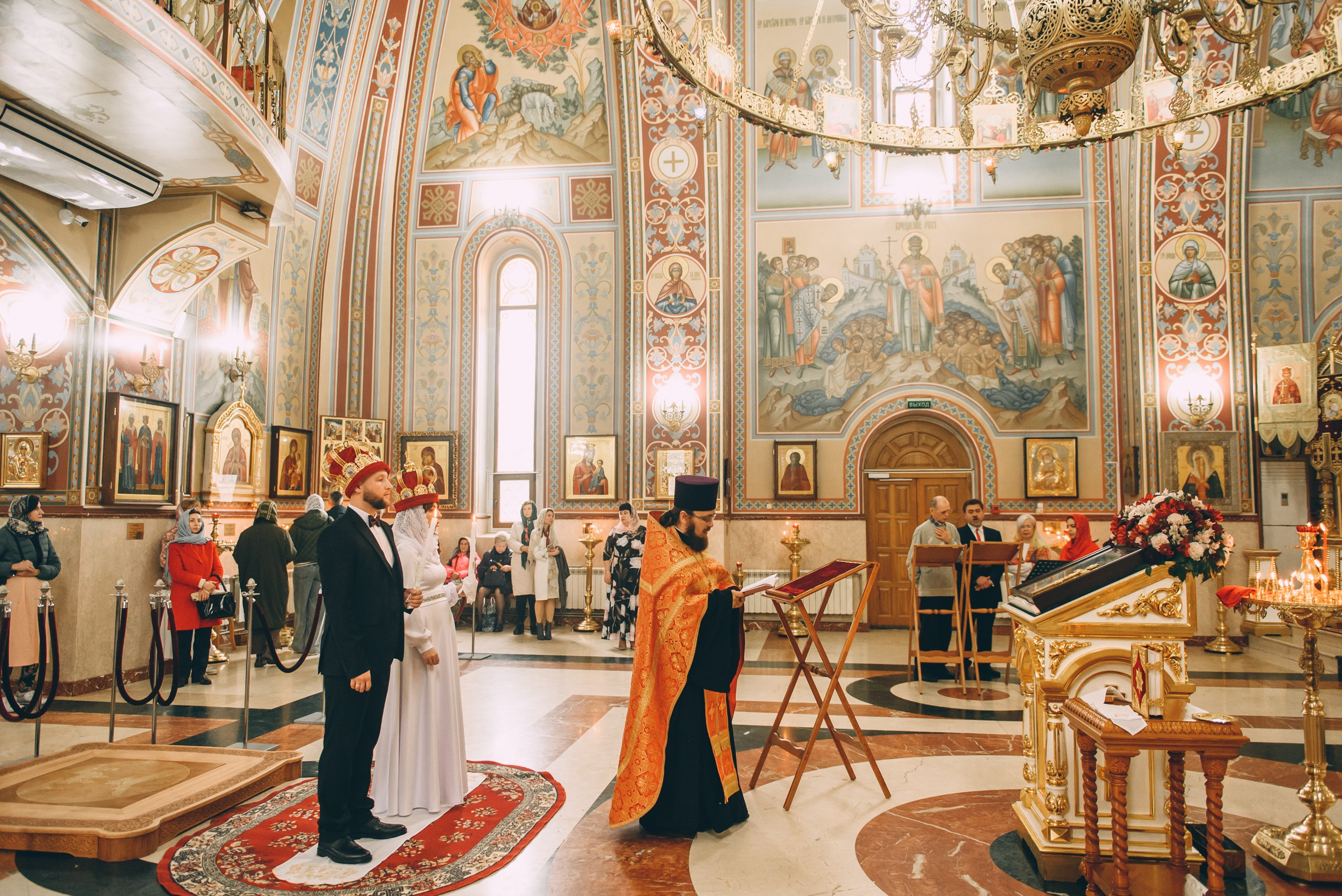 Венчание в соборе Владимира Равноапостольного. Свадебный и семейный фотограф София Невская