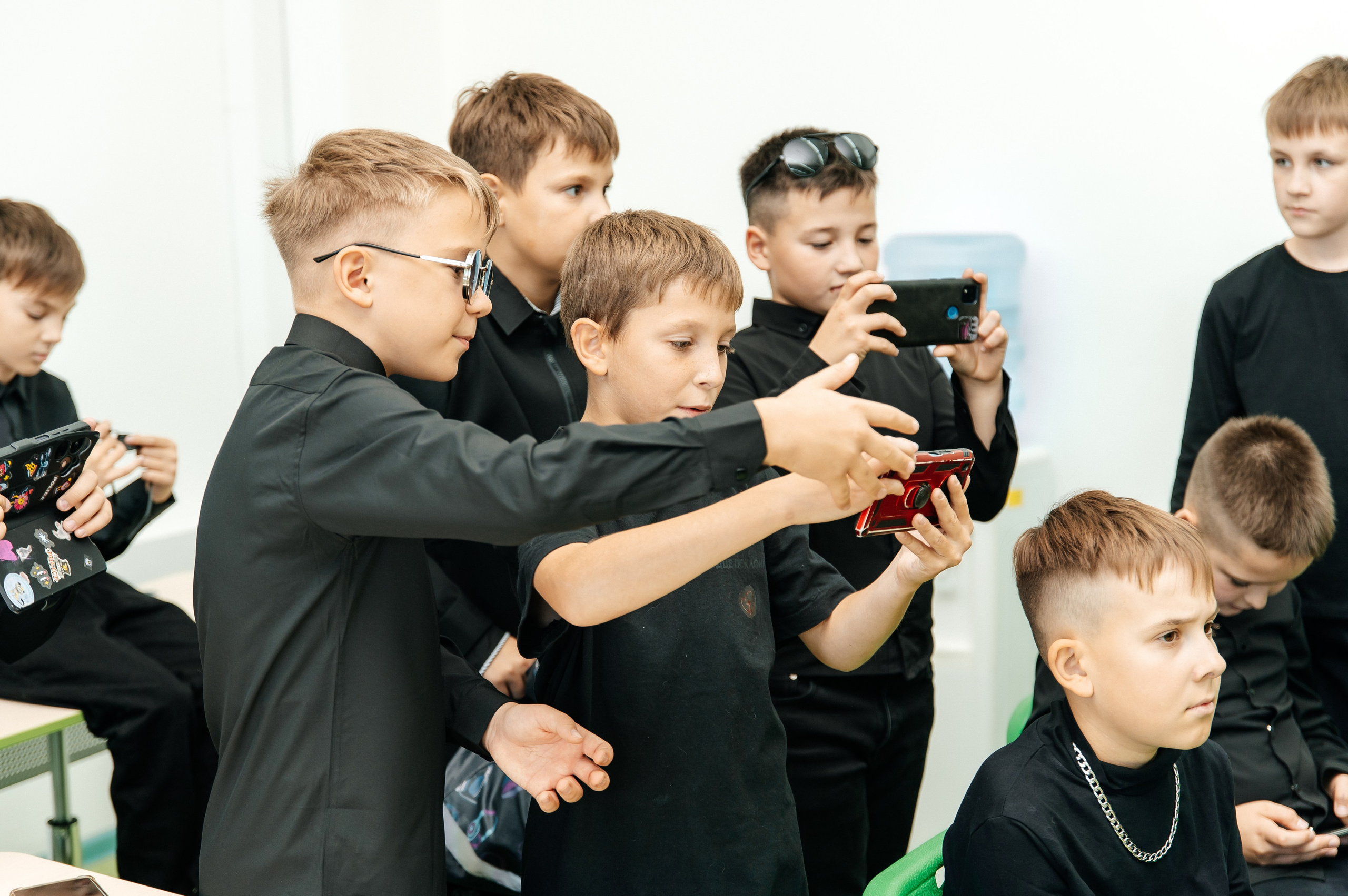 Крутые ребята «В черном». Школьный фотограф в Свободном Анастасия Косицына