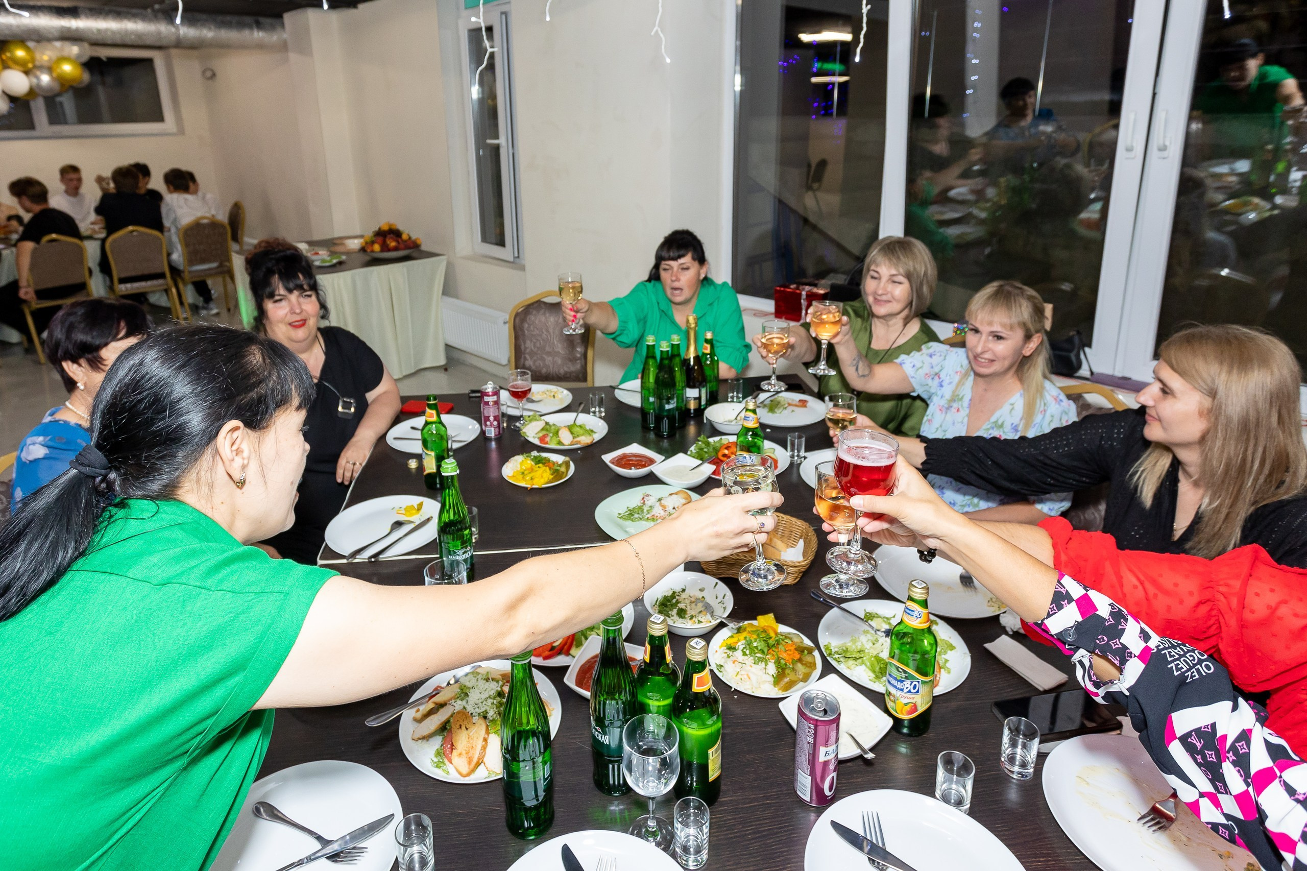 Вручение аттестата и выпускной вечер. Выпускные альбомы Майкоп, Краснодар Елена Золотарева