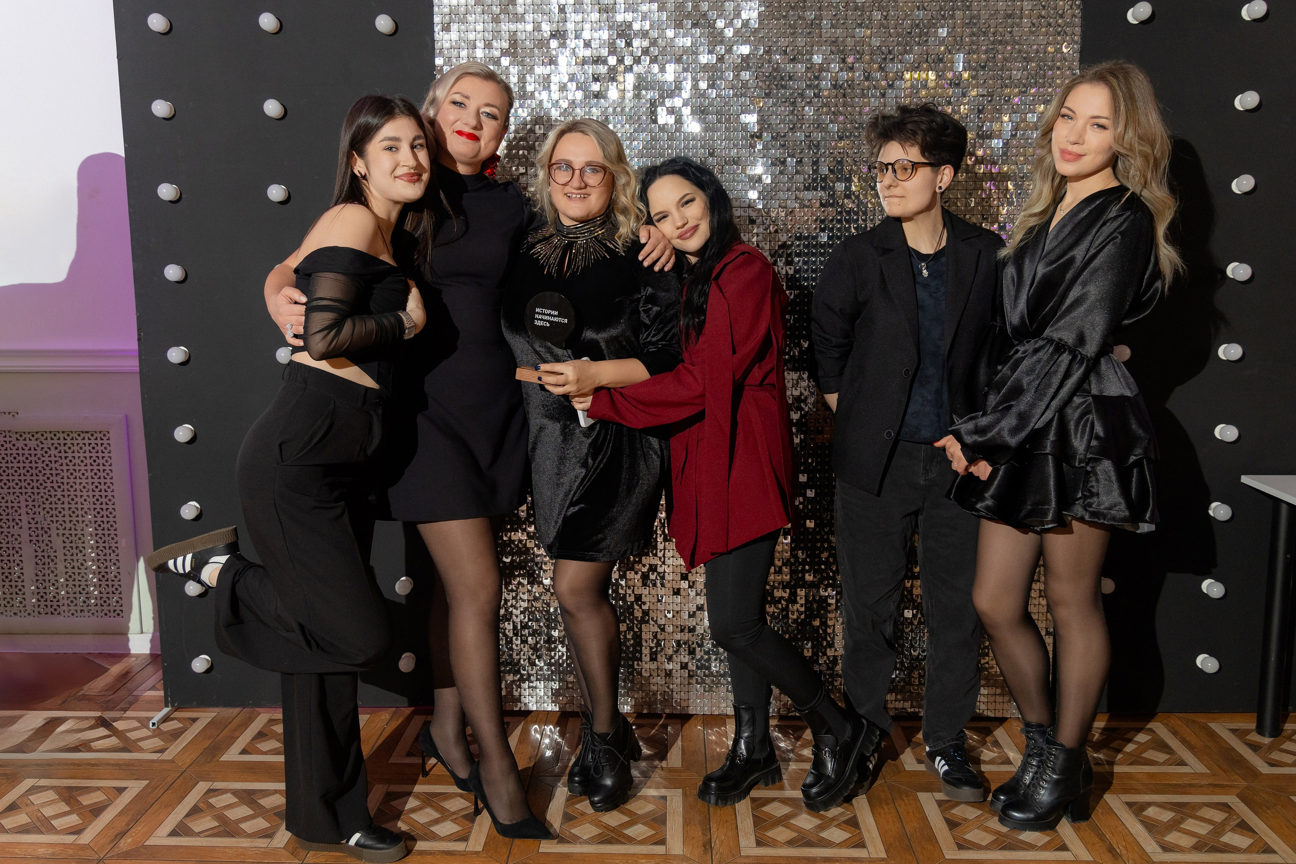 Корпоративная фотосъемка для кафе GARAGE | Новый год 2025 | Минск. Свадебный фотограф в Минске/Беларуси Сергей Спиридонов