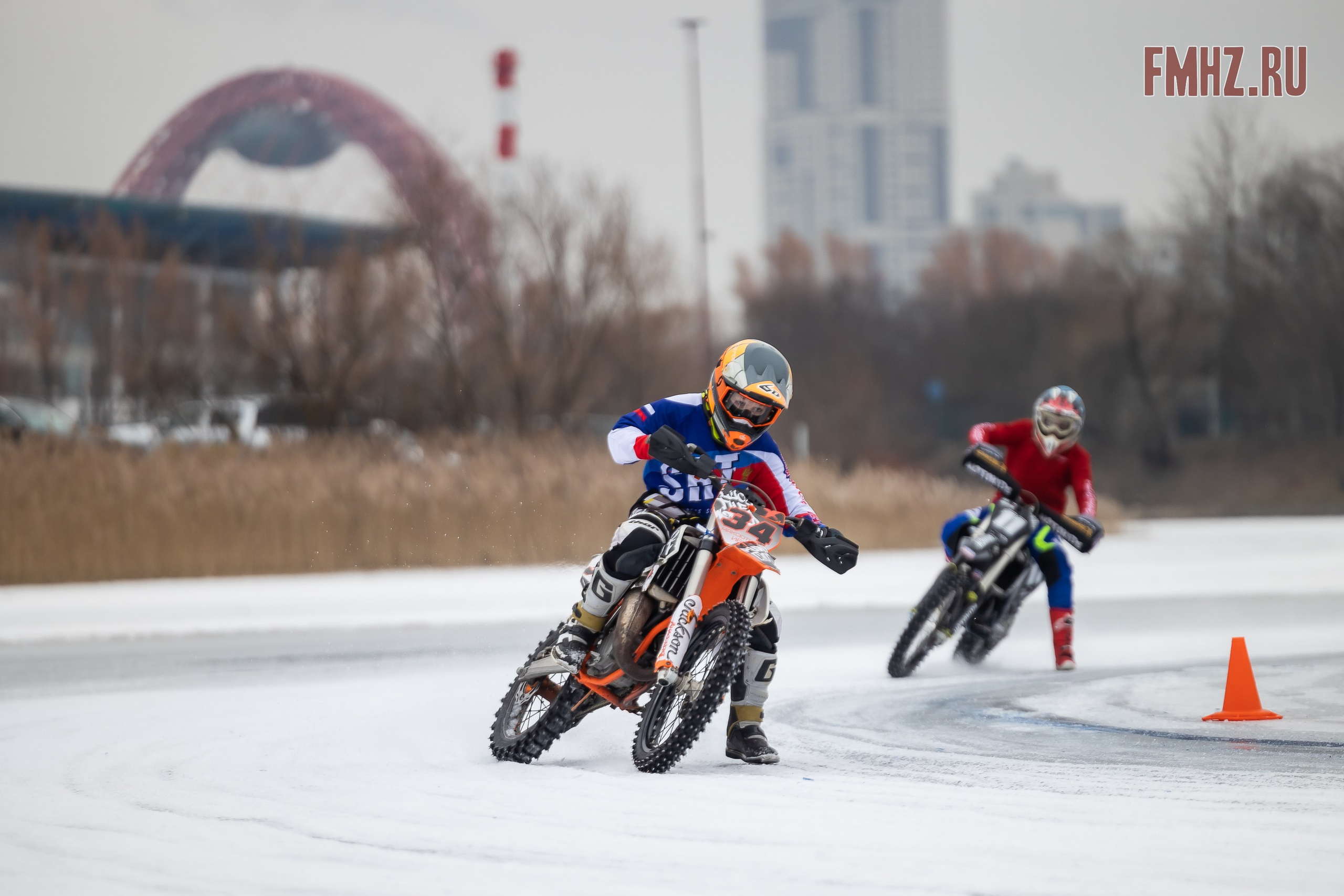 Первый этап Кубка МФР по мотокроссу на льду Большого Крылатского пруда в Москве. 8 февраля 2025 г. Фотограф Владимир Охрименко