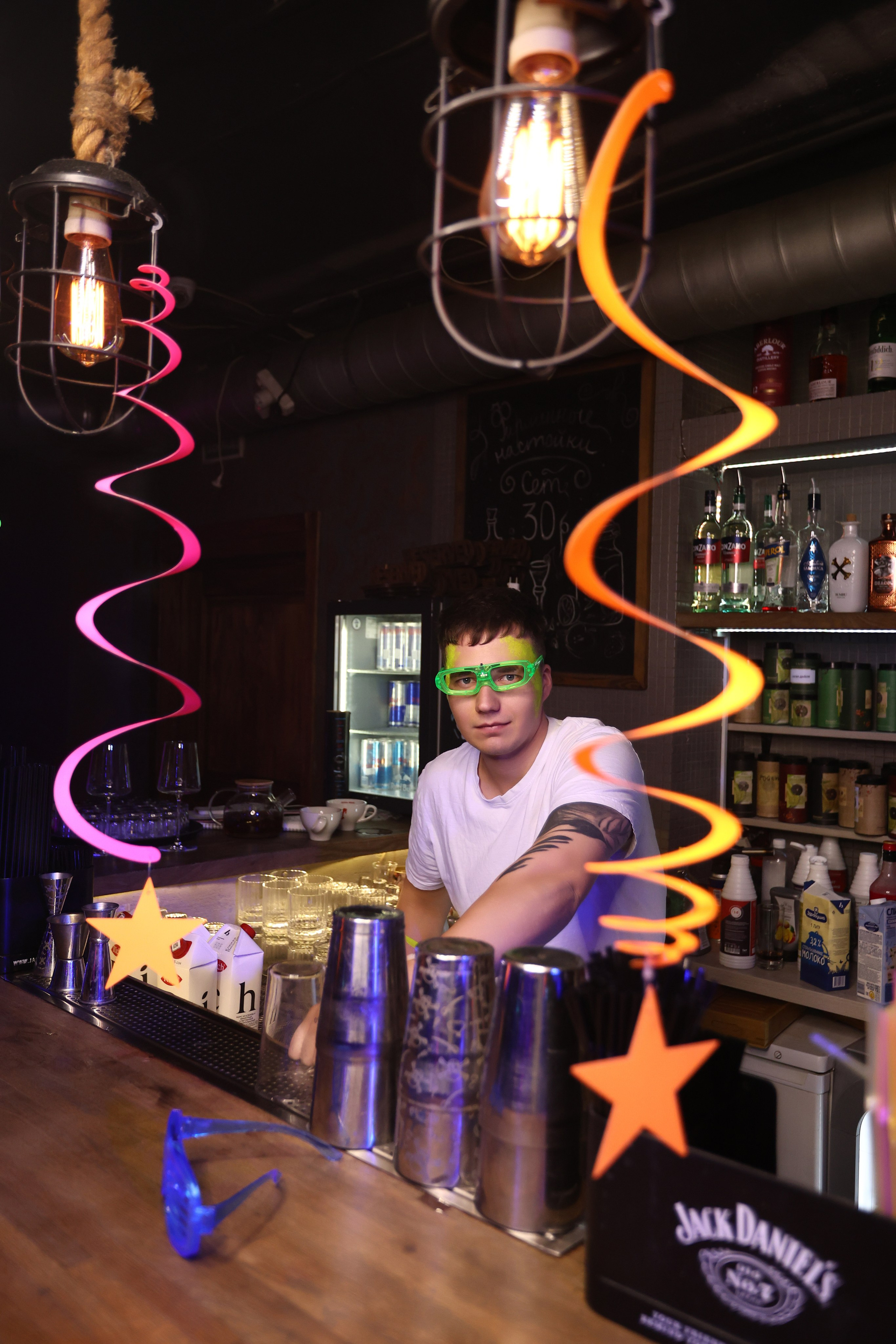 Neon Party 01.08.25. Мята Спортивная — Кальянная, караоке, бар в Минске