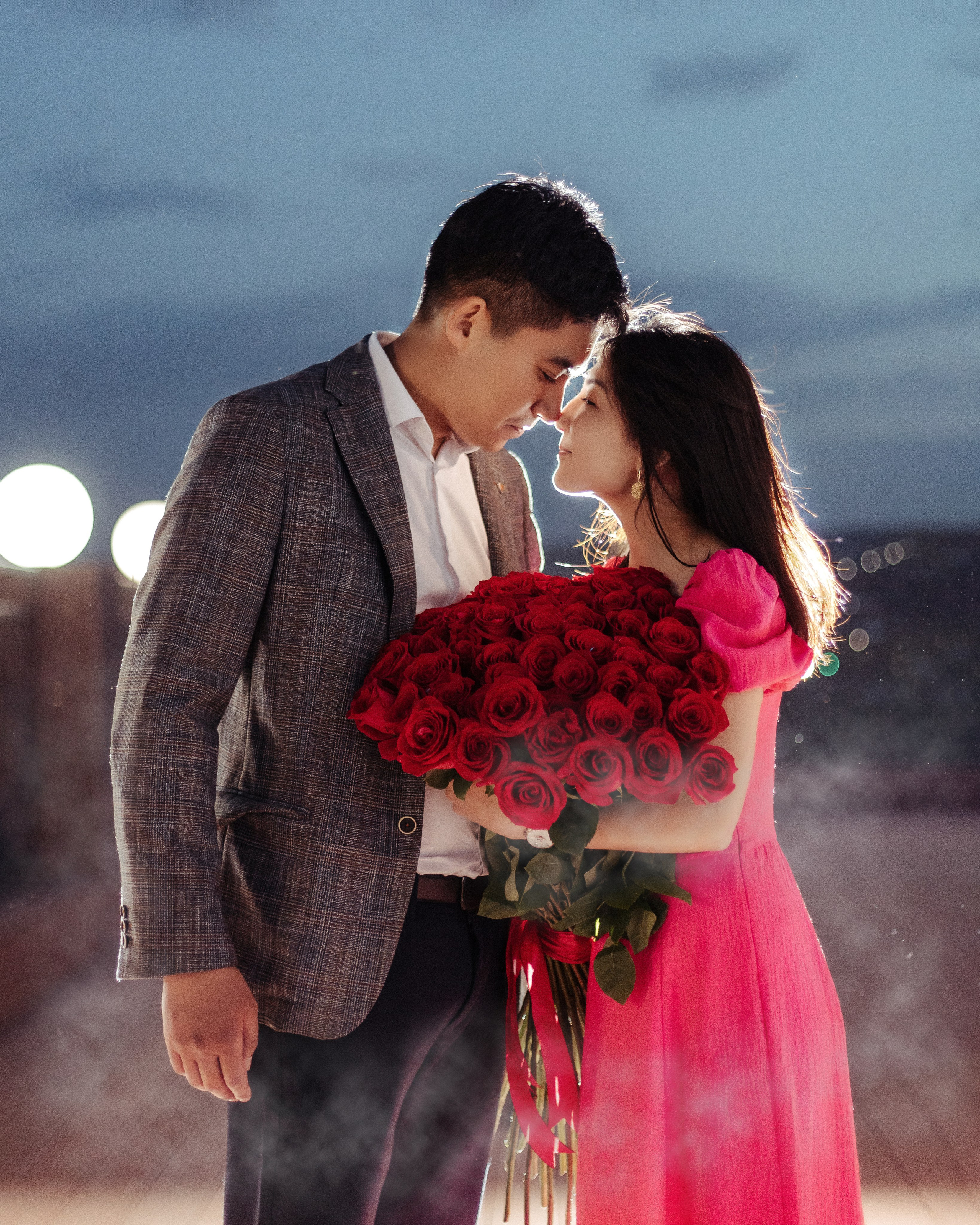 Предложение руки и сердца на крыше. Репортажный и портретный фотограф в Астана